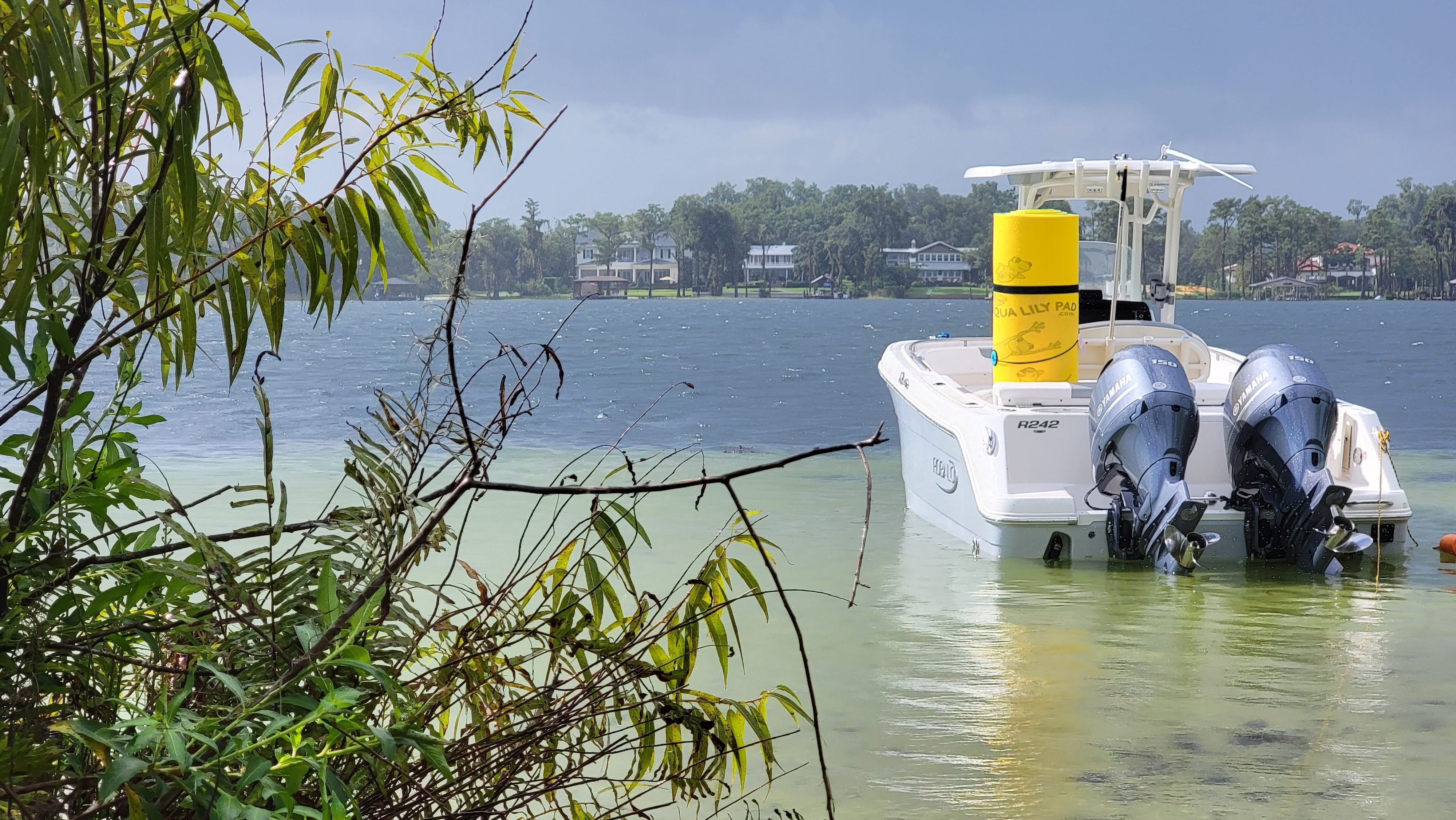 2021 Robalo R242 Center Console - 10