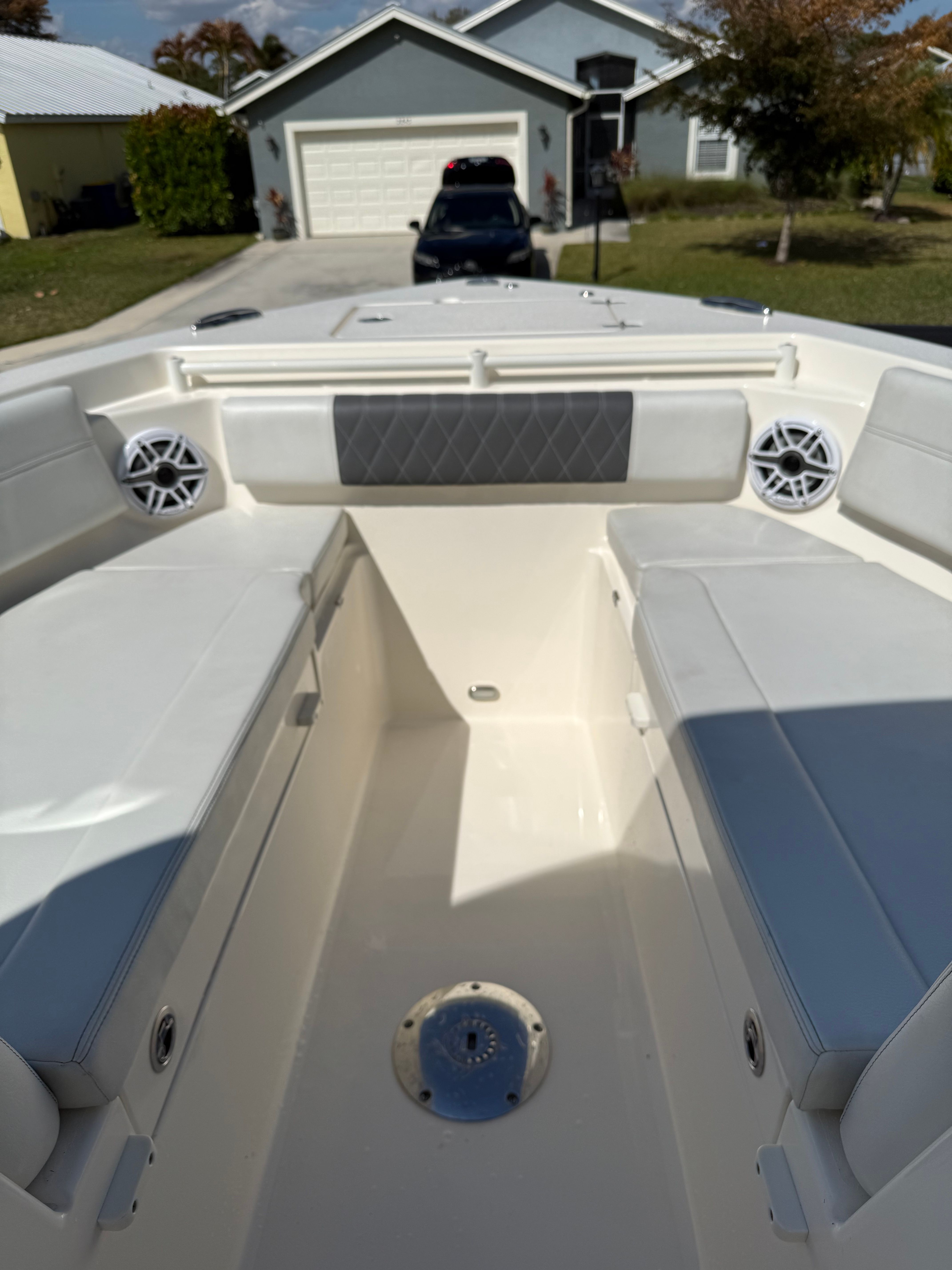 2022 Cobia 240 Dual Console - 17