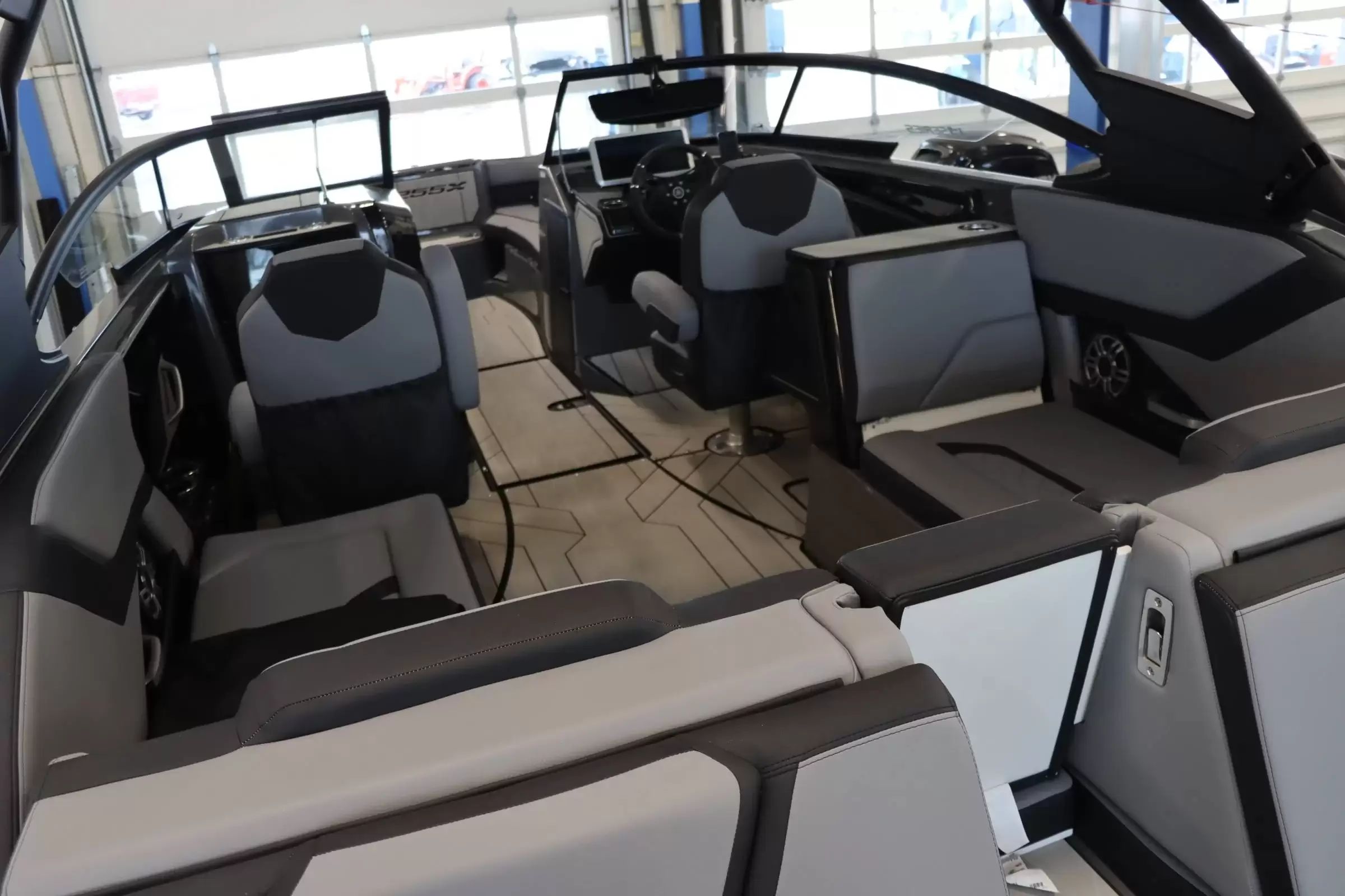2025 Yamaha Boats 255XE - 6
