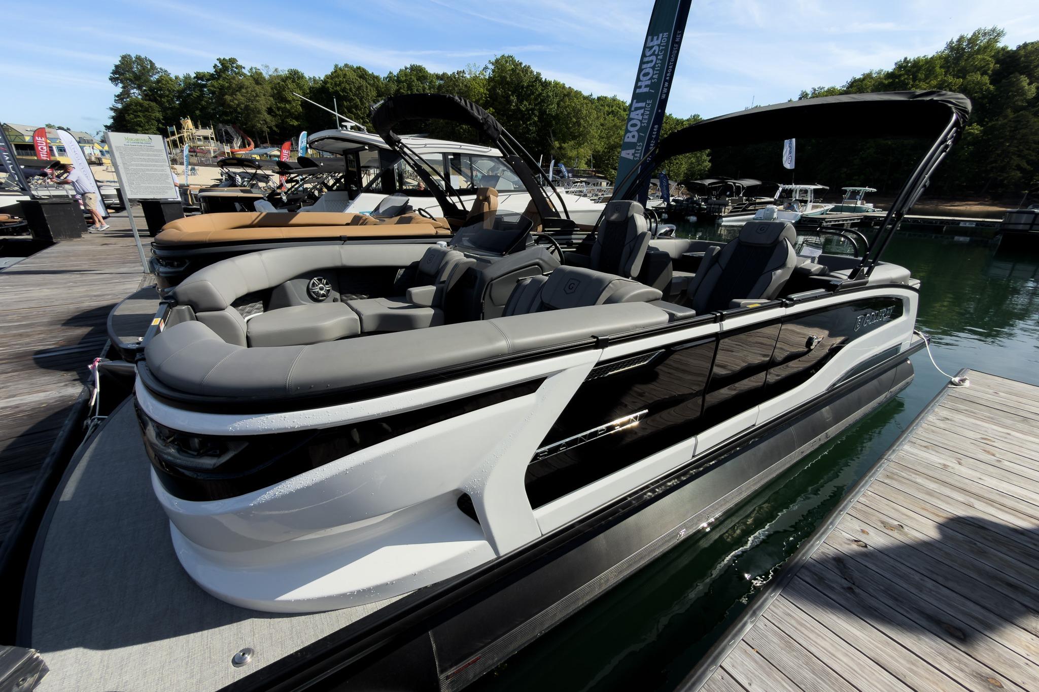 2026 Godfrey Sanpan 23' Split Bench Tritoon - 2300 SBC