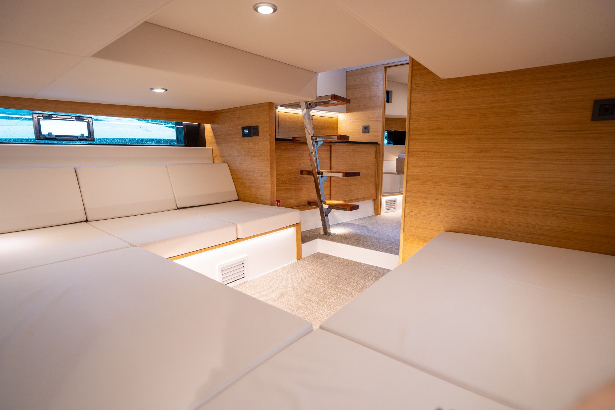 2025 De Antonio Yachts D42 Open - 44