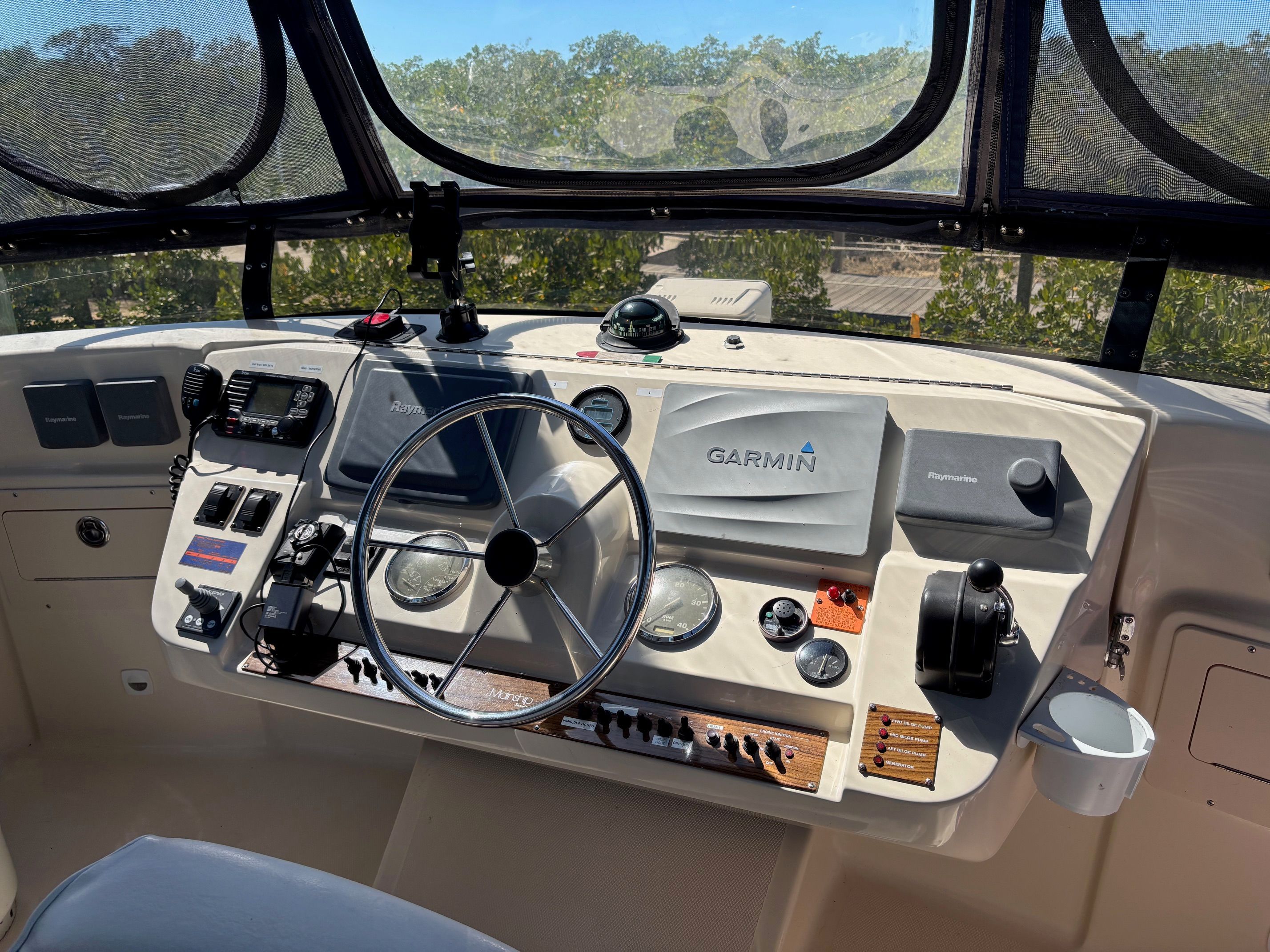 2005 Mainship 400 Trawler - 21