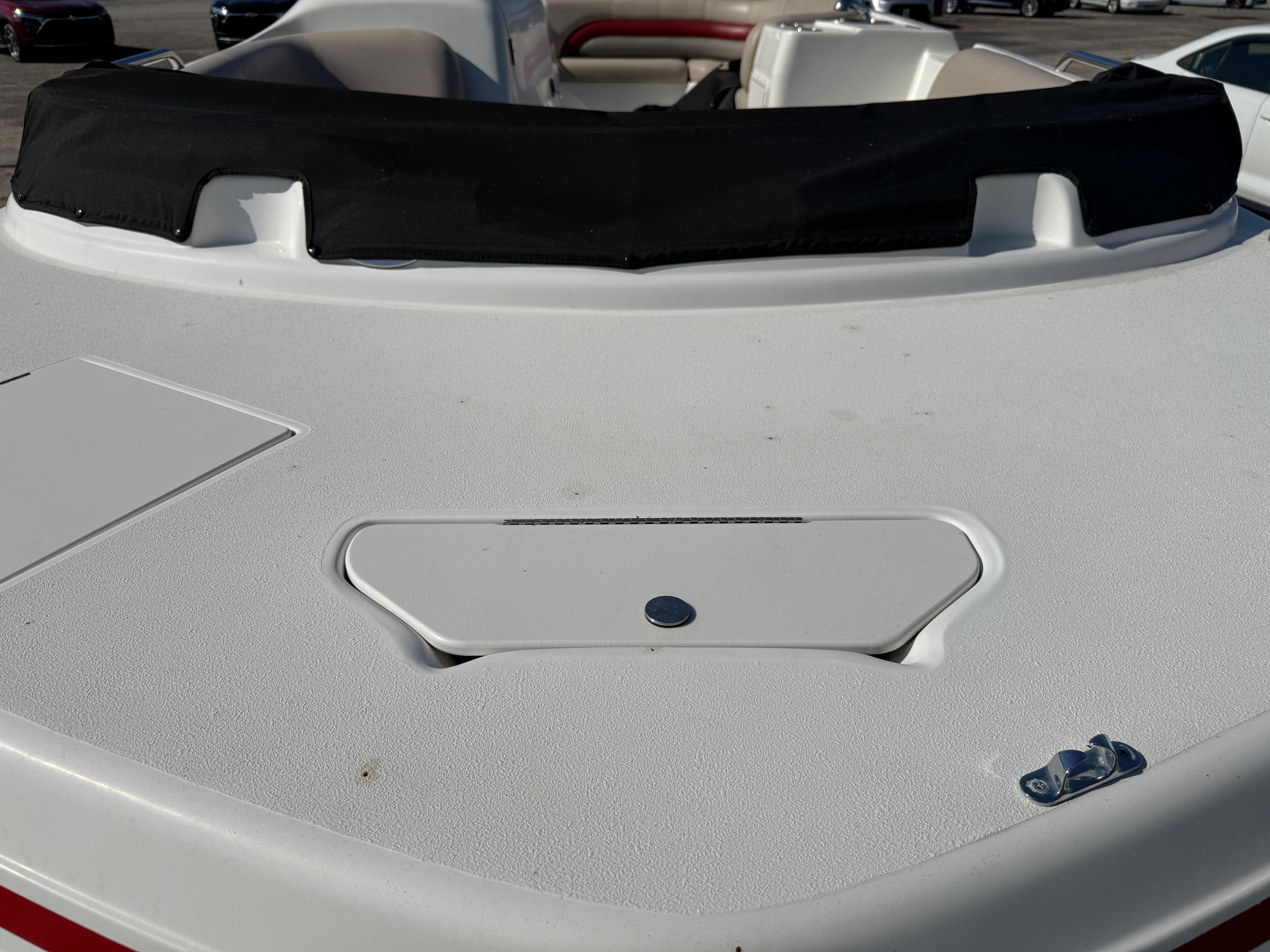 2014 Hurricane Sun deck 232 - 6
