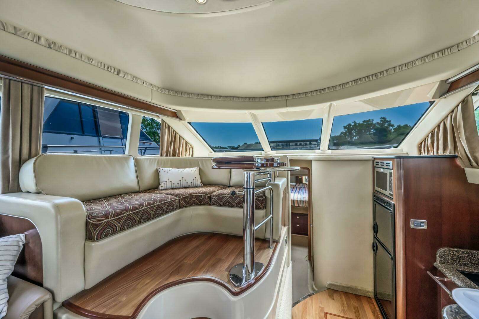 2005 Sea Ray 420 Sedan Bridge - Image 16