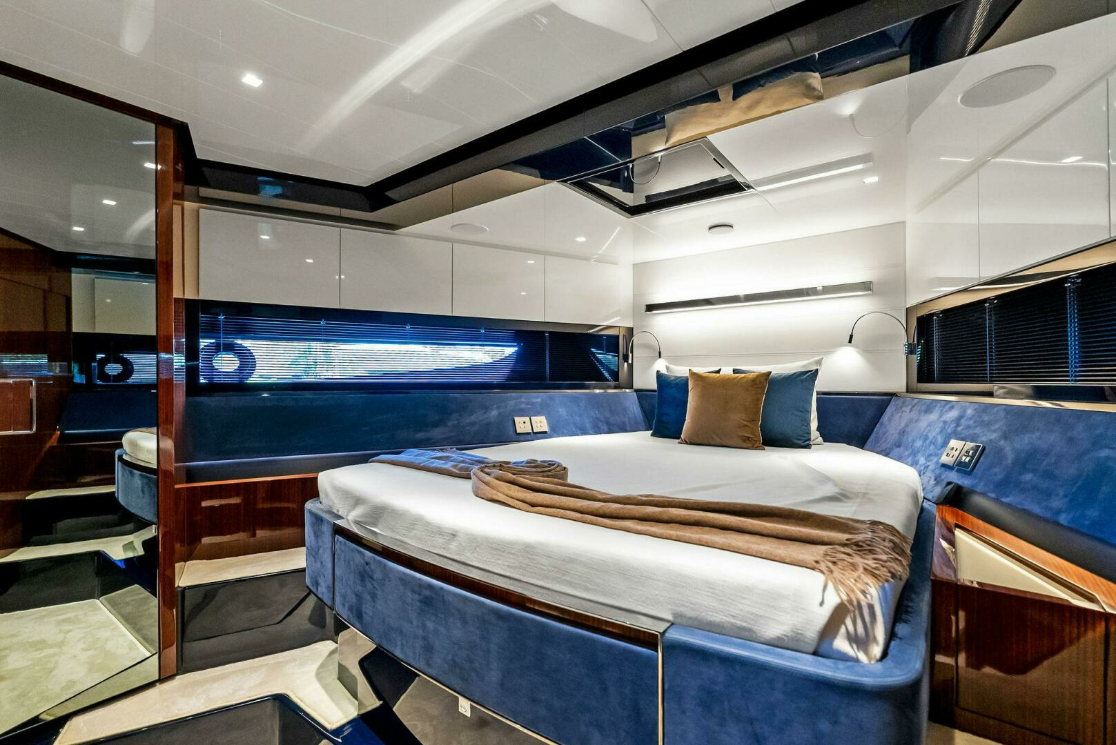 2020 Riva 66 Ribelle - Image 38