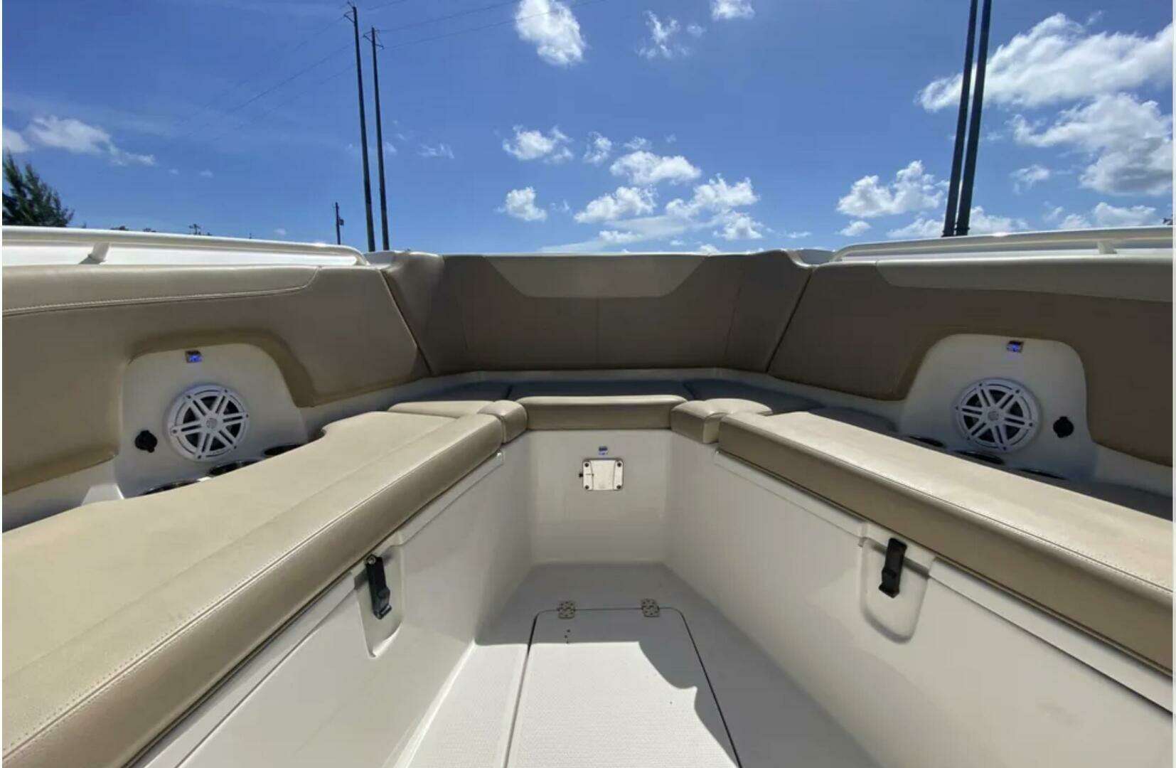 2018 Sailfish 325 DC - Image 17