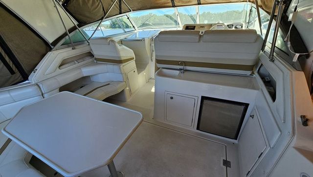1995 Cruisers Yachts 3775 Esprit - 7