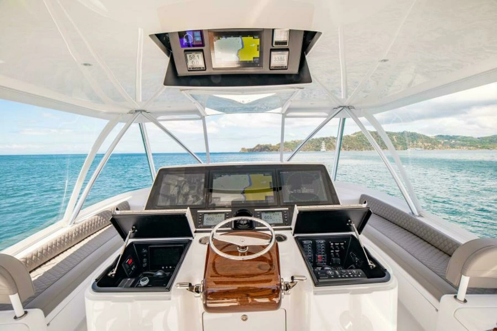 2023 Viking 64 Convertible - Image 2