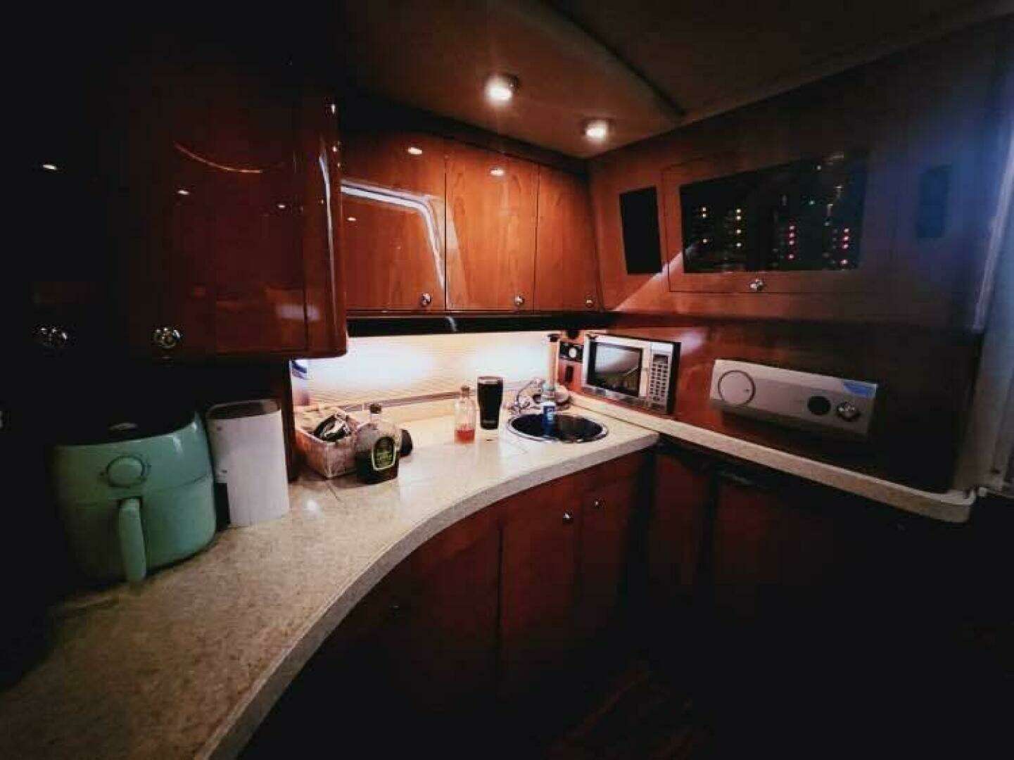 2007 Regal 4460 Commodore - Image 11