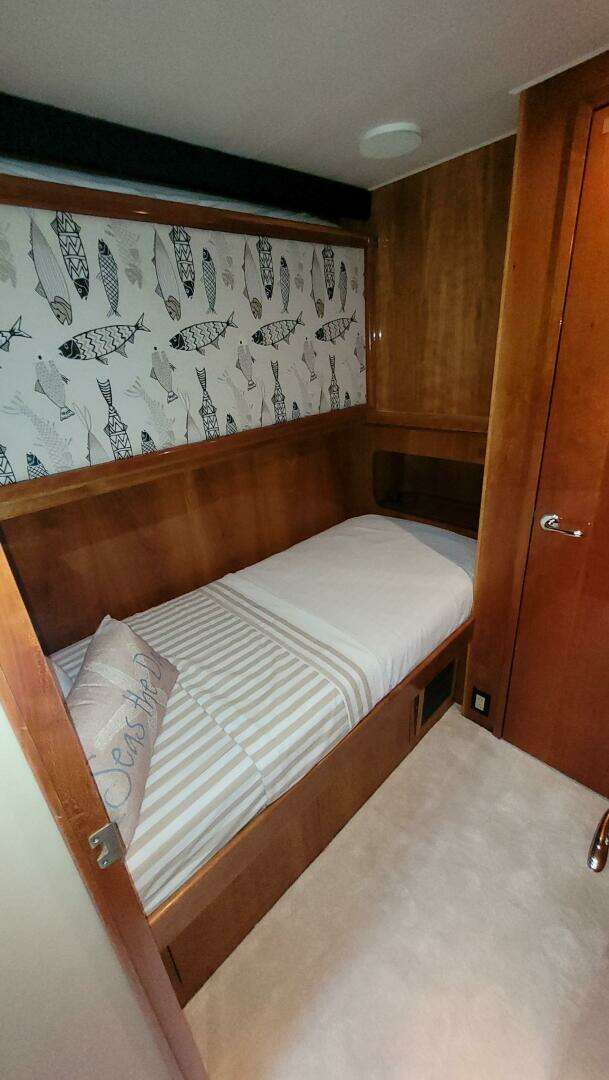 2000 Hatteras 75 Sport Deck - Image 15