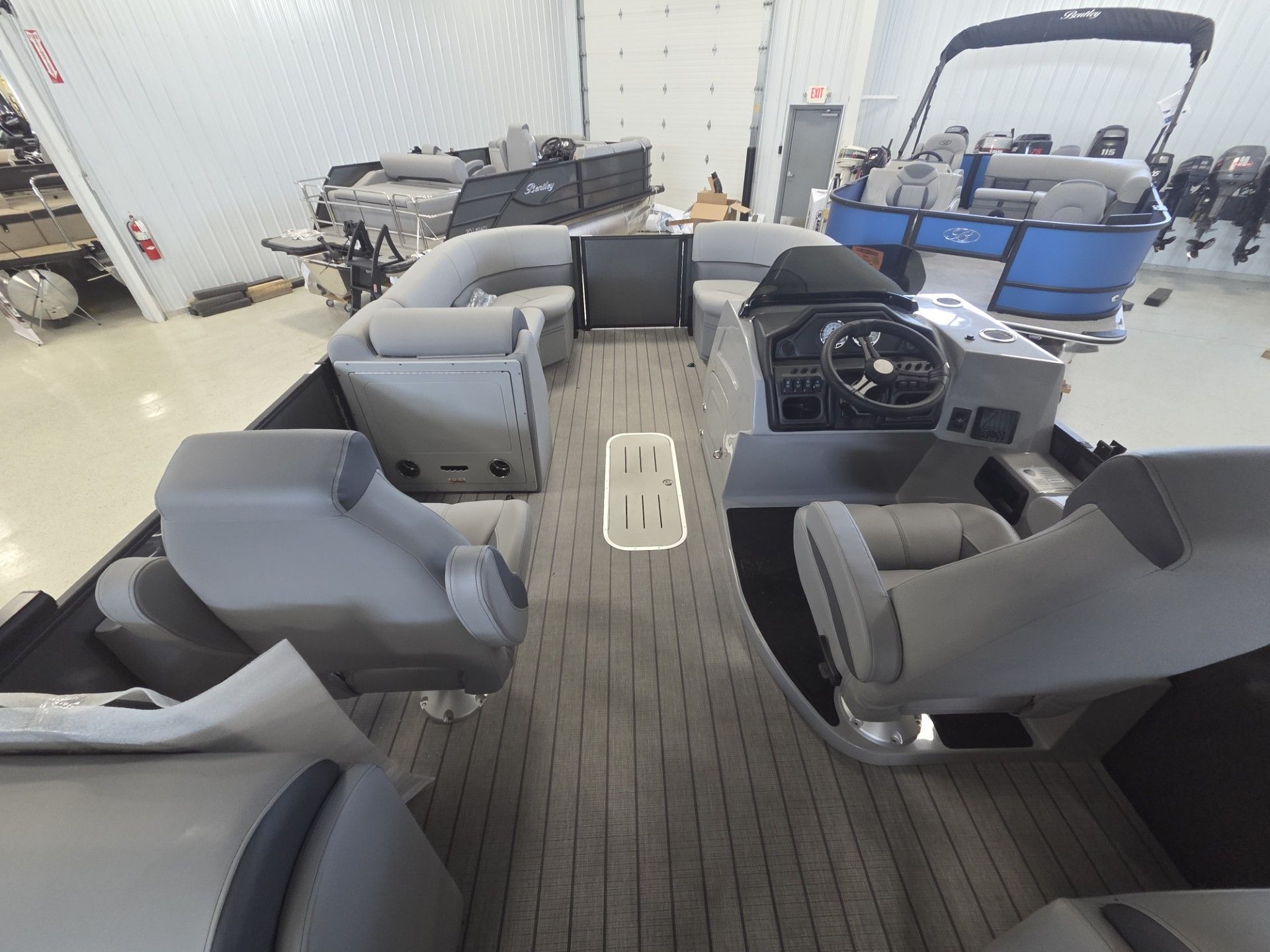 2026 Bentley Pontoons Legacy 223 Navigator - 19