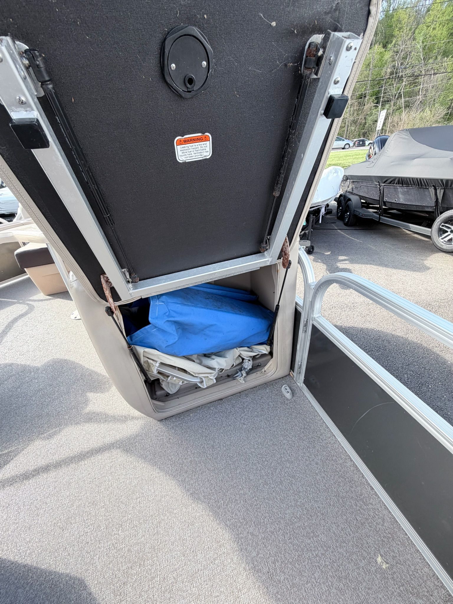 2018 Sun Tracker Party Barge 20 DLX - 28