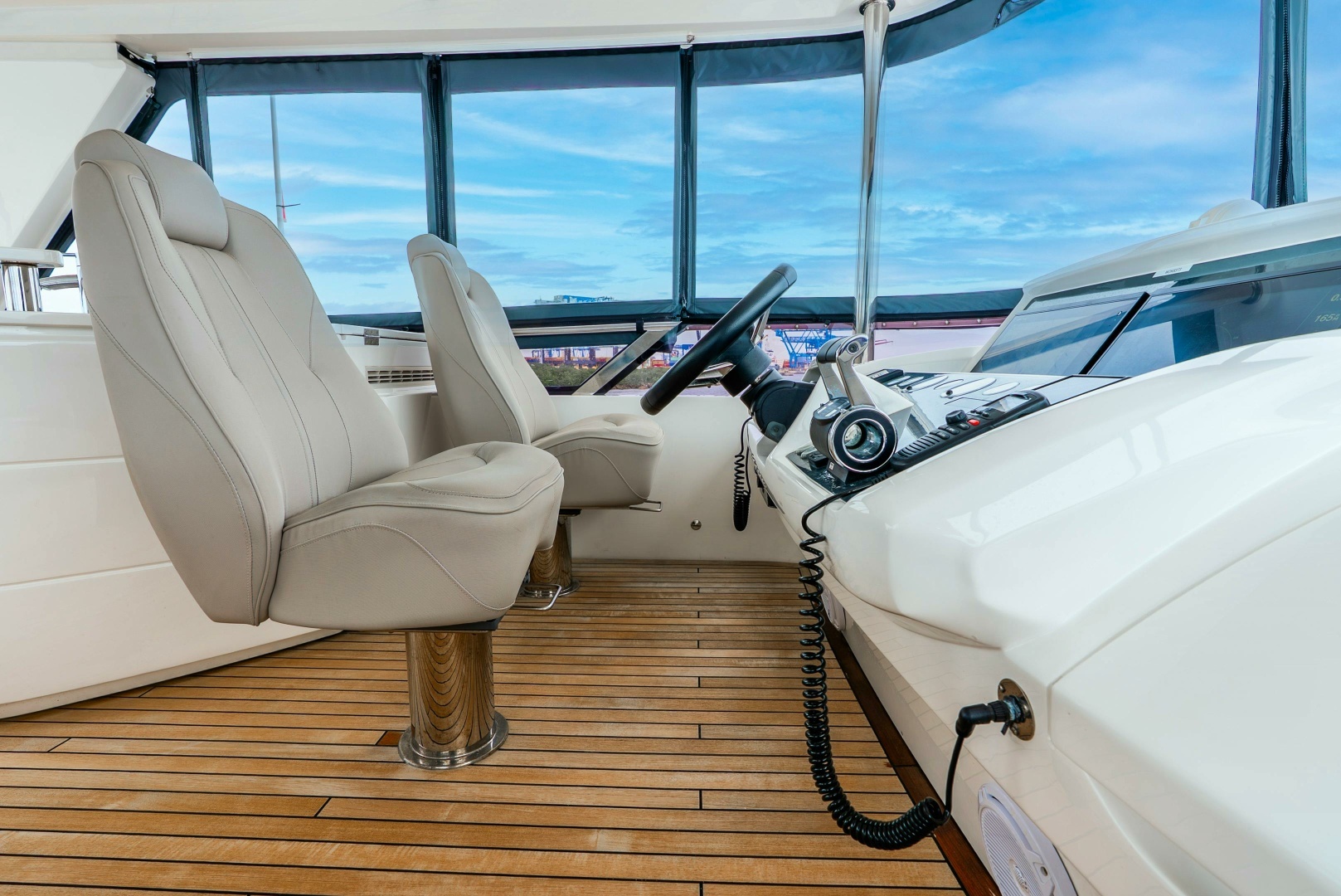 2018 Princess Yachts — - Image 25