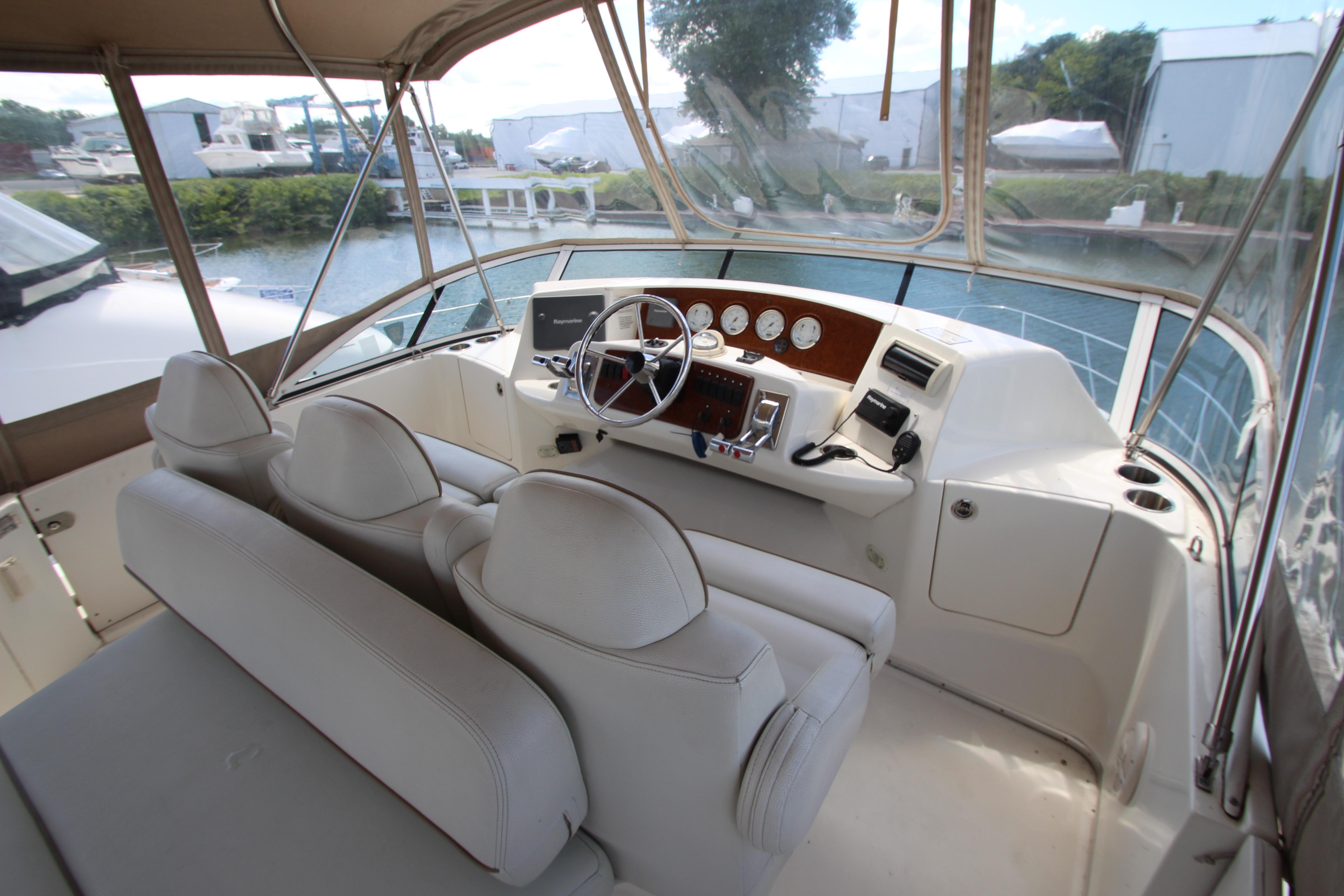 2006 Silverton 38 Sport Bridge helm with modern controls and comfortable seating.
