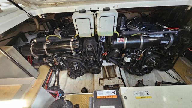 2000 Larson Cabrio 330 - 24