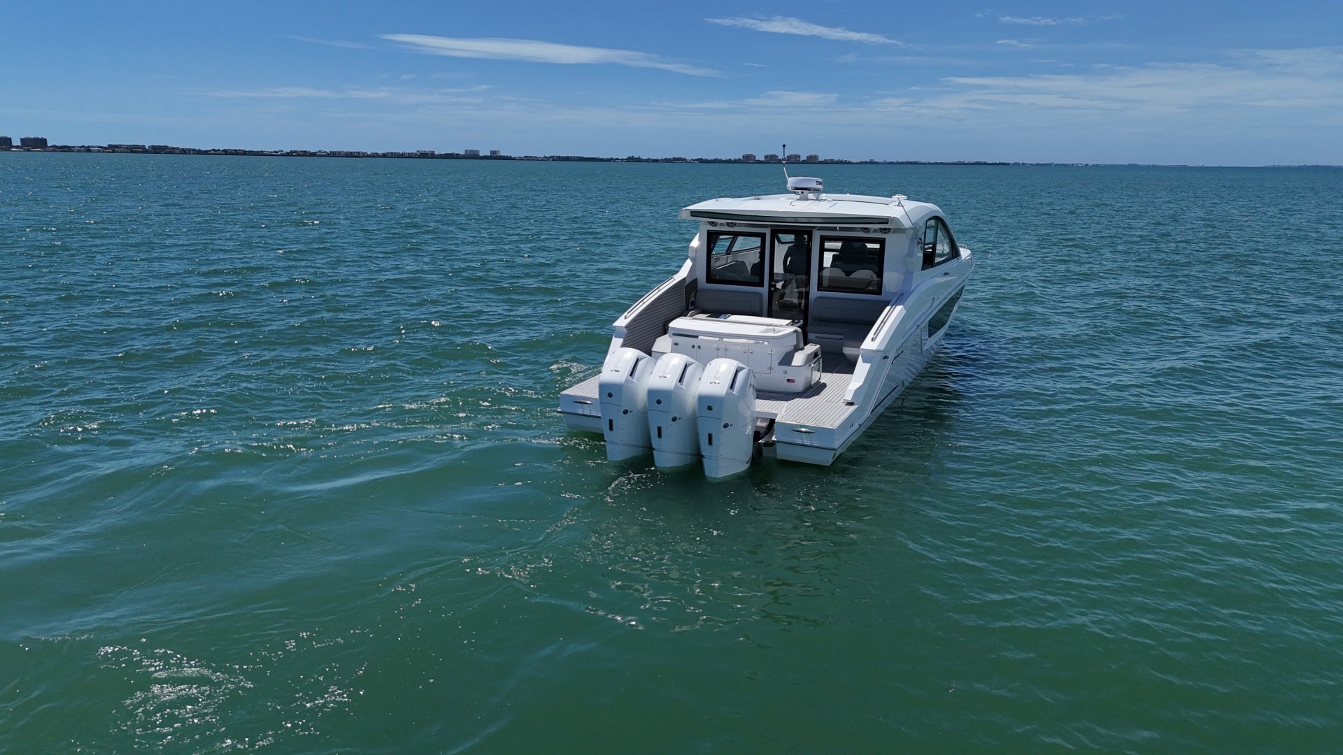 2026 Cruisers Yachts 50GLS OB - Image 12