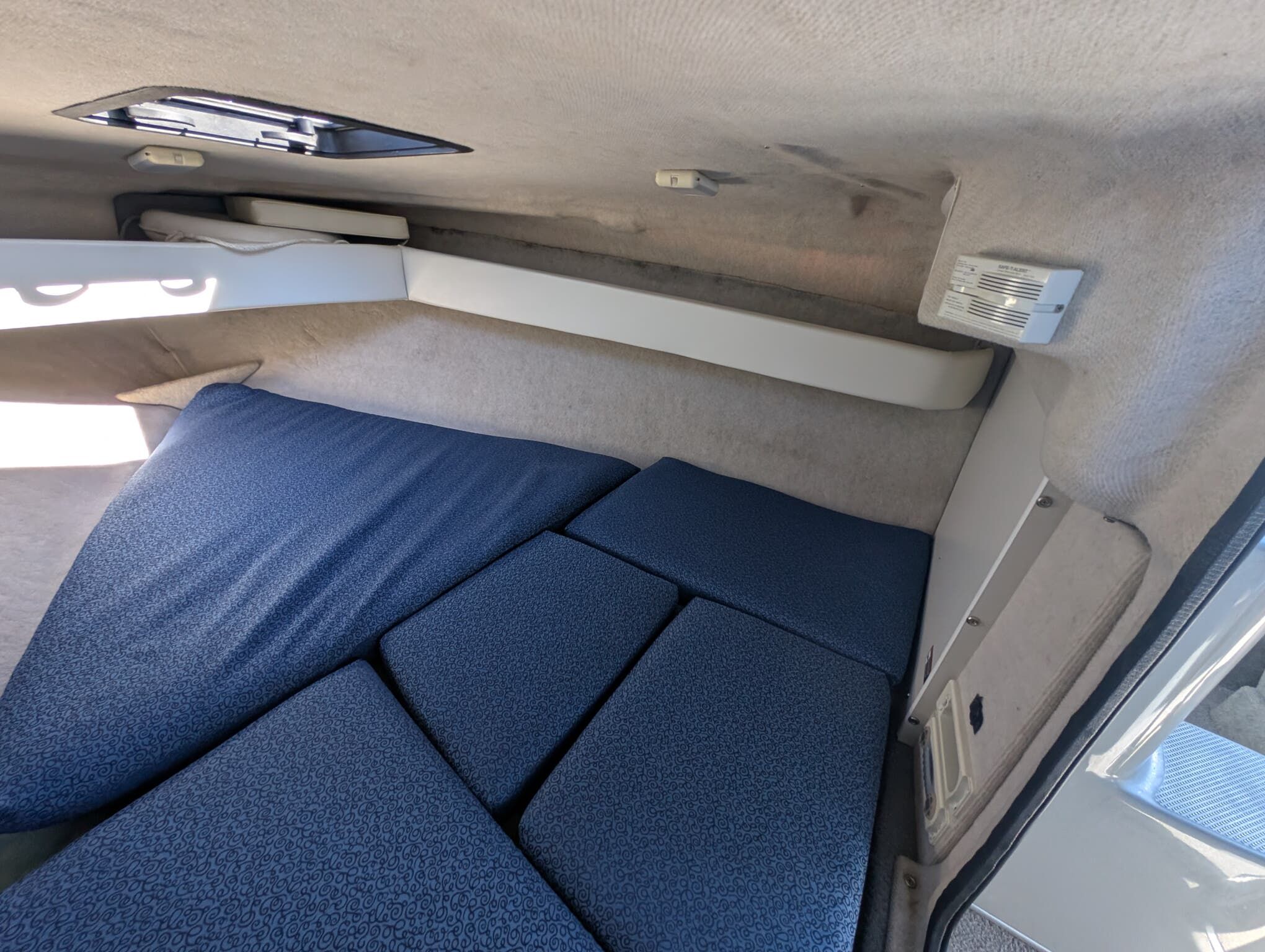 2006 Bayliner Capri Cuddy - 12