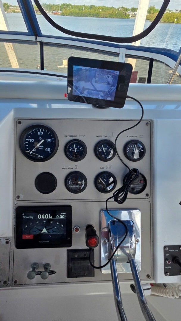 1998 Carver 405 Aft Cabin Motor Yacht - Image 18