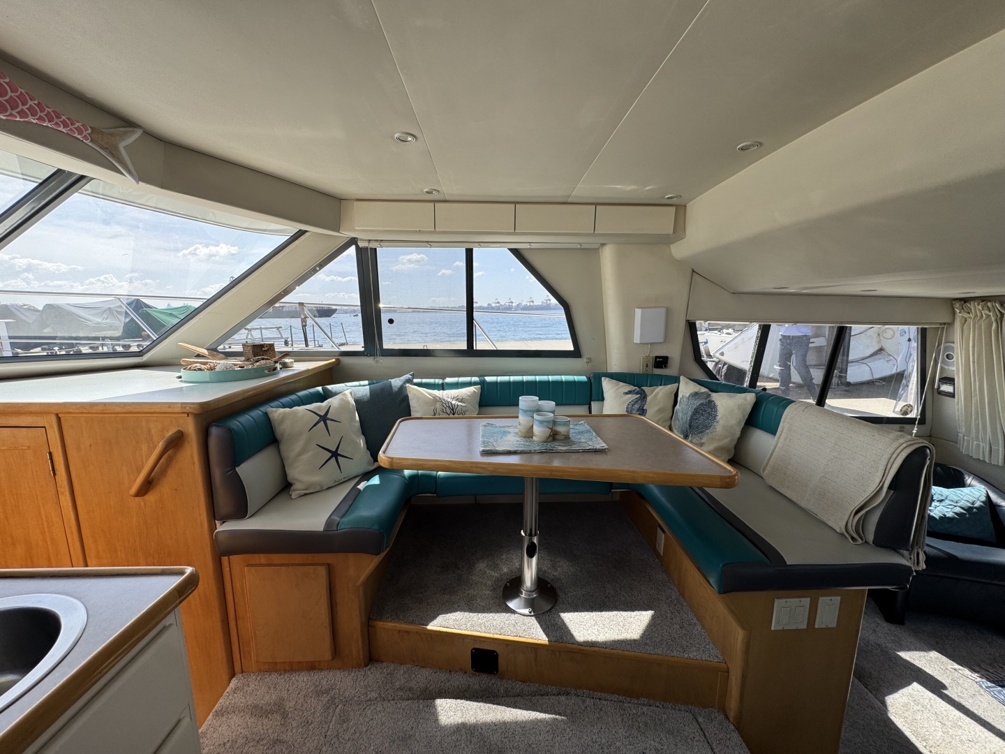 1996 Carver 370 Voyager - Image 56