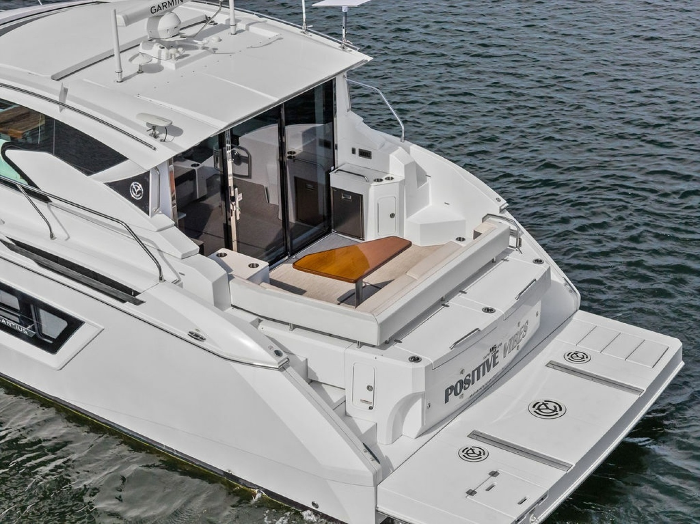 2022 Cruisers Yachts 46 CANTIUS - Image 5
