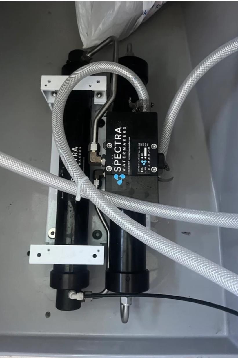 Spectra water filtration system in Leopard 40, year 2018.