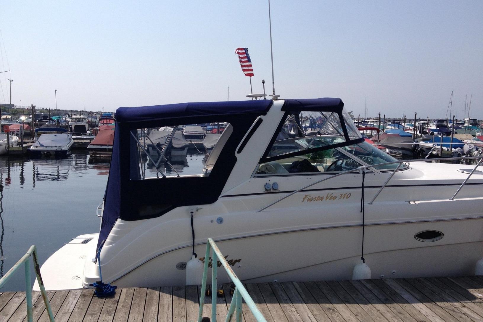 2001 Rinker Fiesta Vee 310