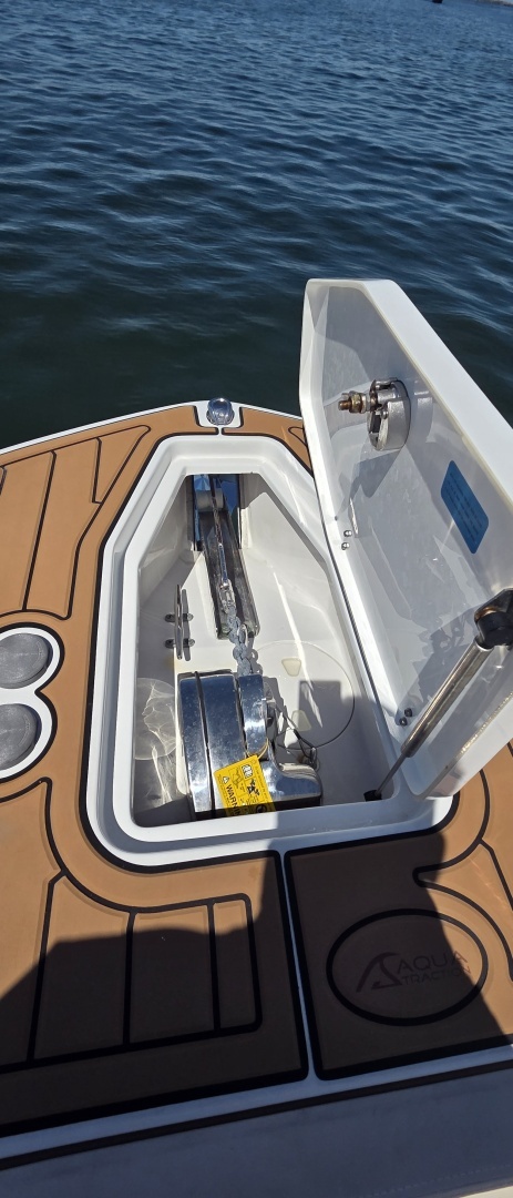 2021 Sea Hunt Escape 27 Center Console - Image 7