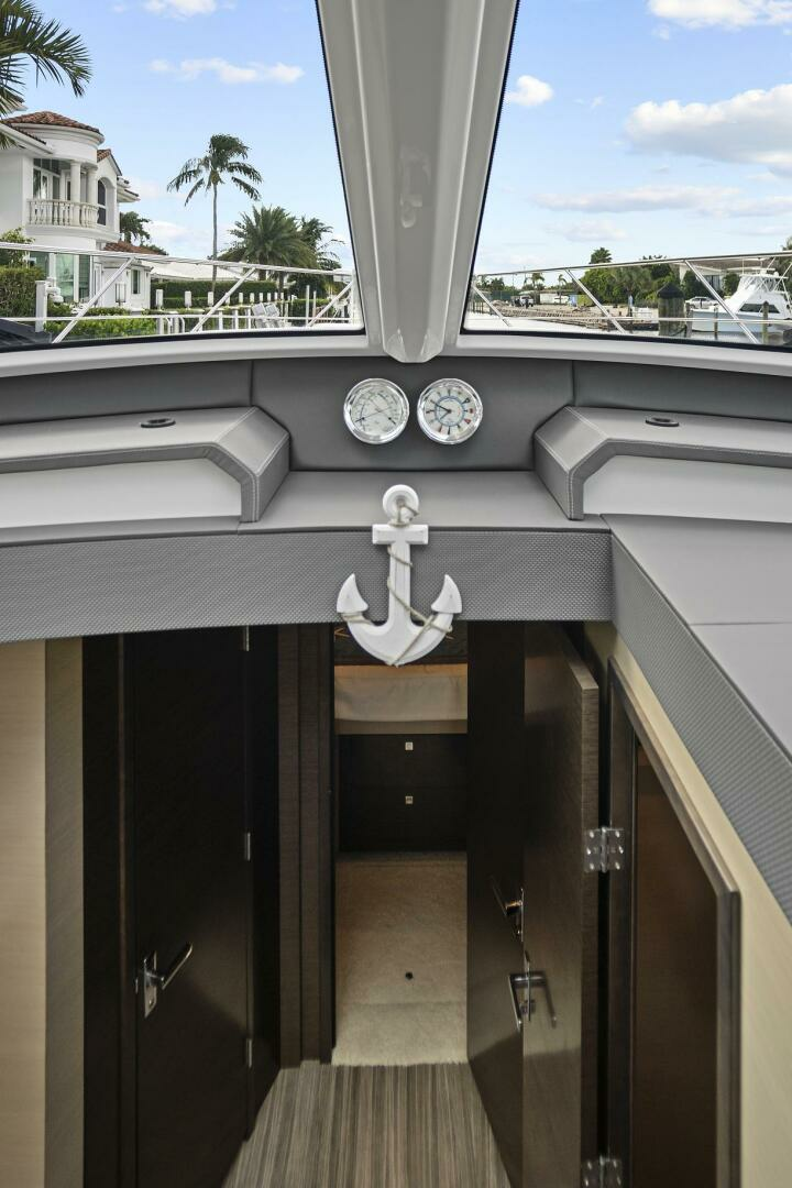2019 Cruisers Yachts 54 Cantius - Image 33