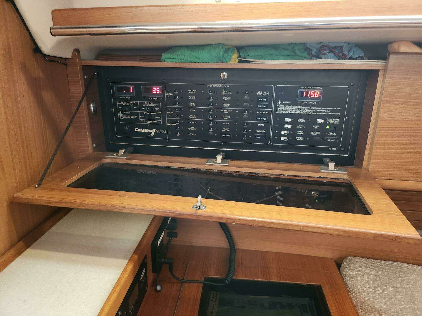 2012 Catalina 355 - Image 37