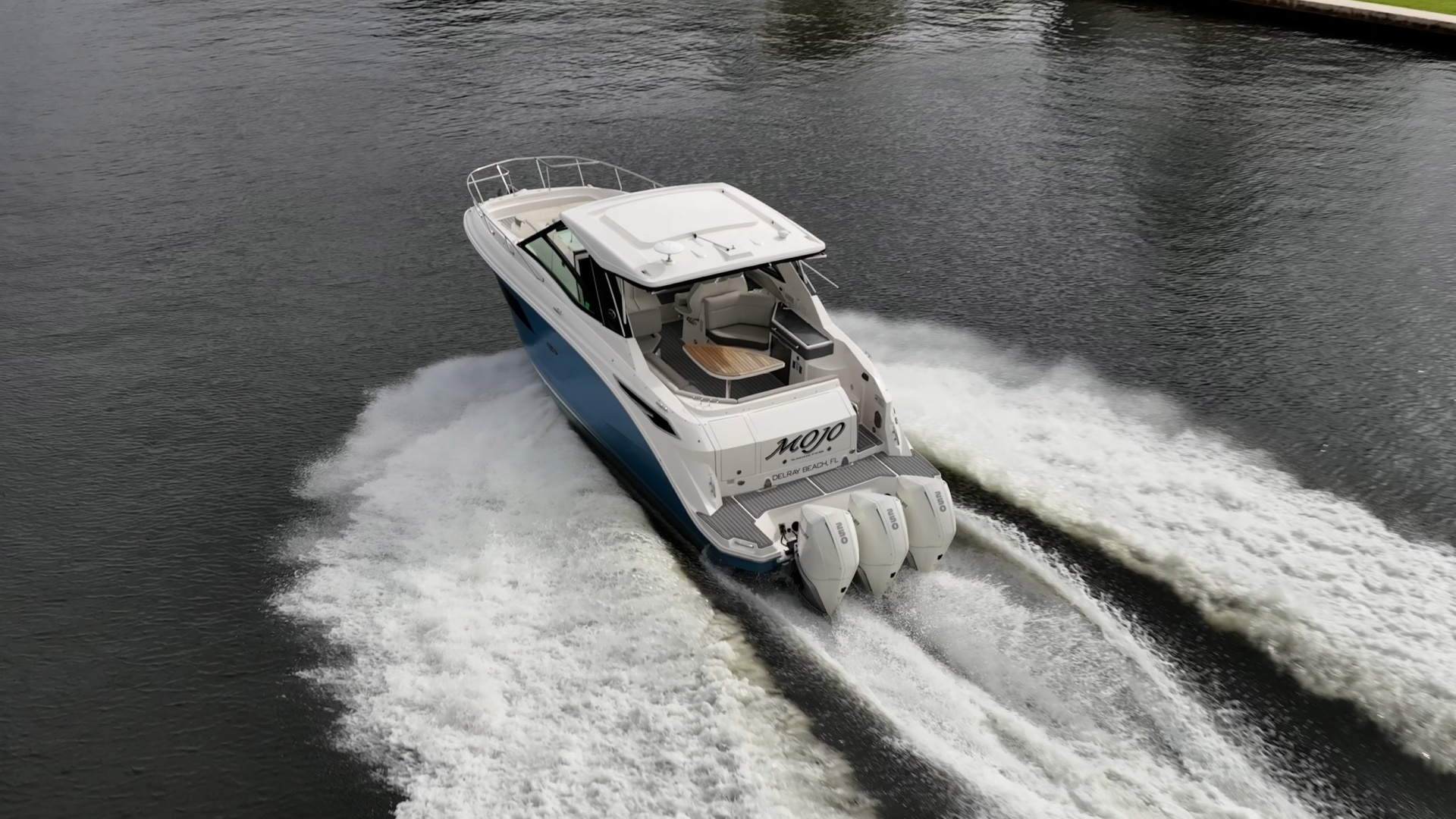 2021 Sea Ray Sundancer 320 Outboard - Image 6