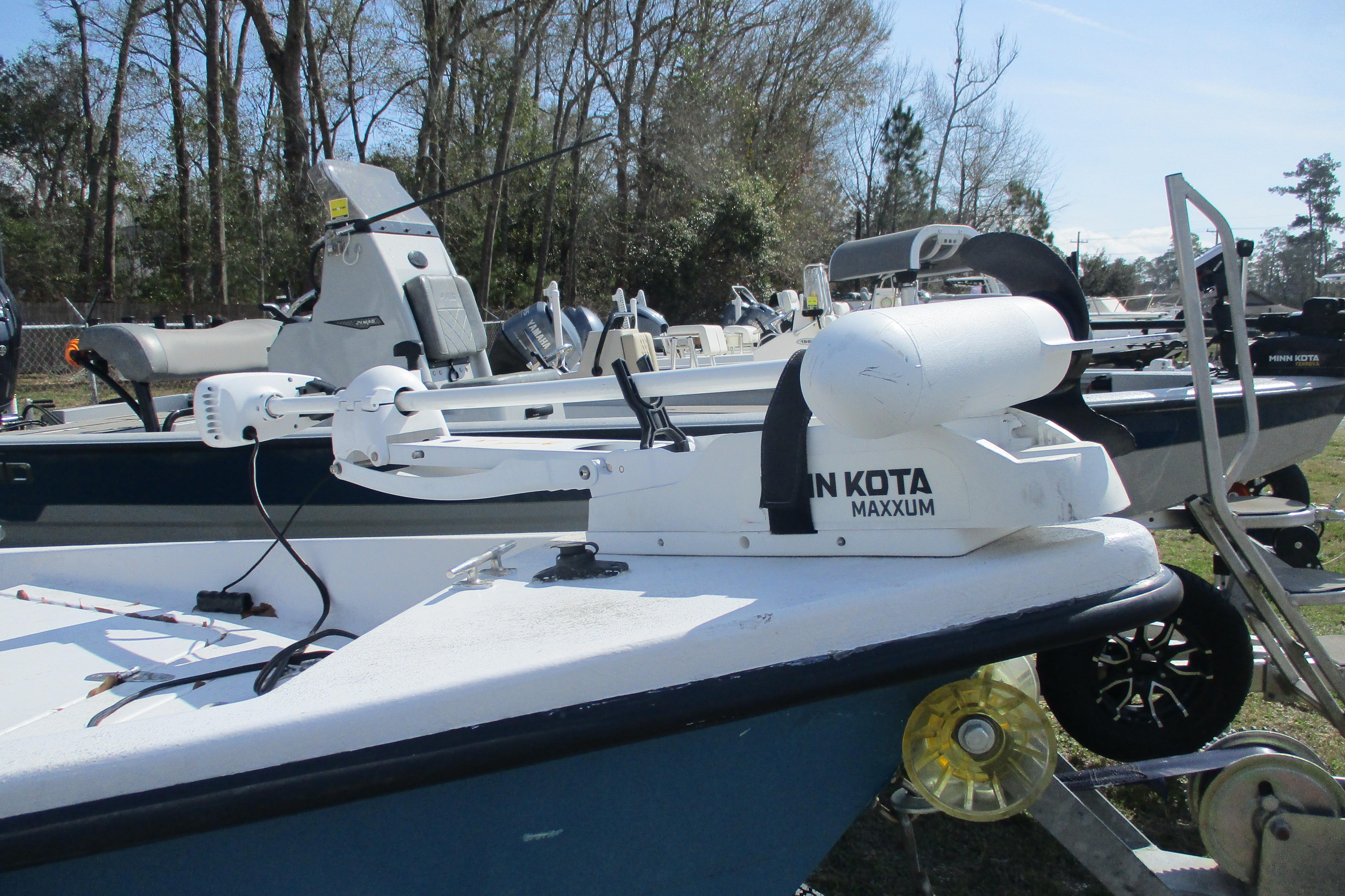 2012 Stumpknocker 17 SPORT boat with Minn Kota Maxxum trolling motor.