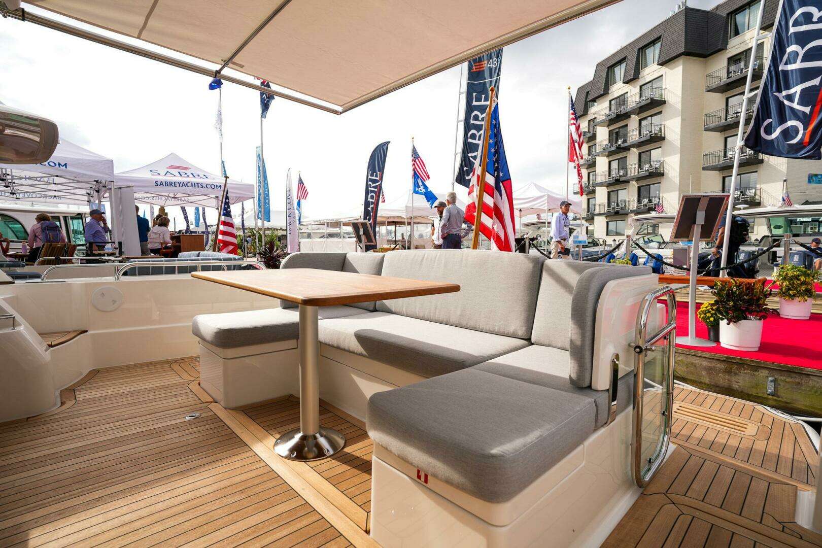 2027 Sabre 45 Salon Express - Image 17
