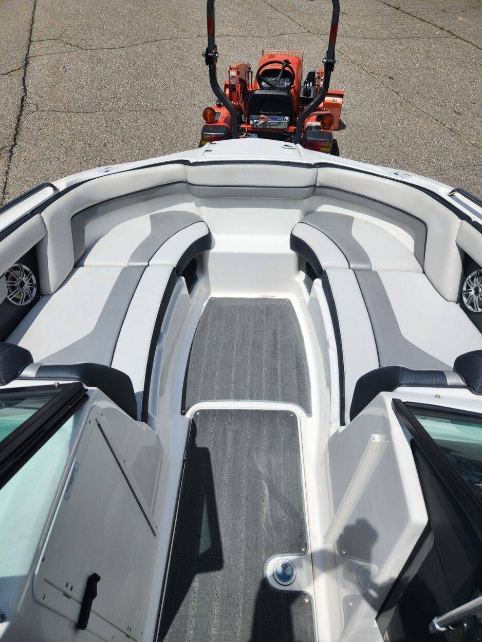 2015 Yamaha Boats 212X - 13