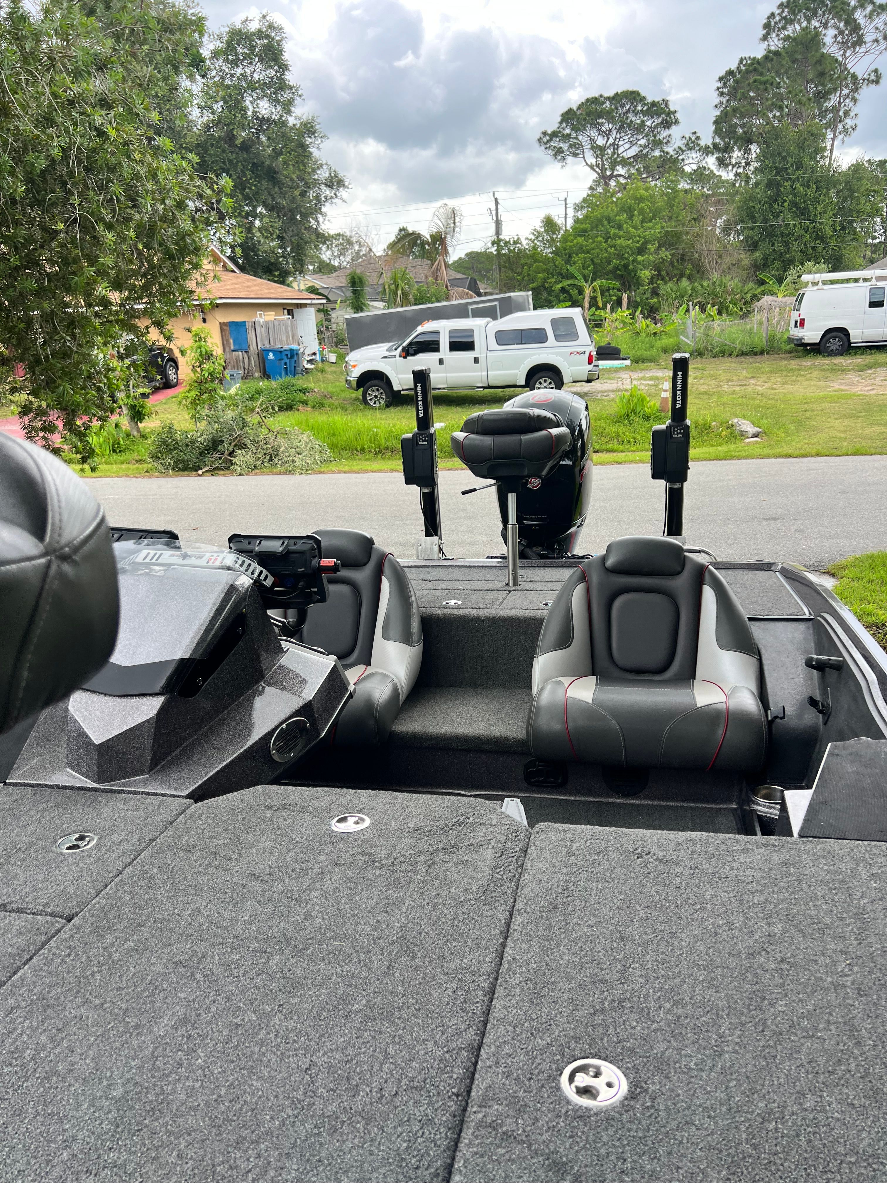 Interior view of a 2022 Ranger Z185 boat with gray seats.