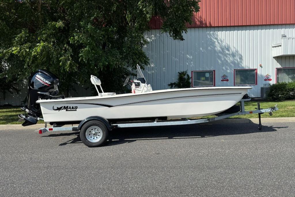 2026 Mako Pro Skiff 17 CC