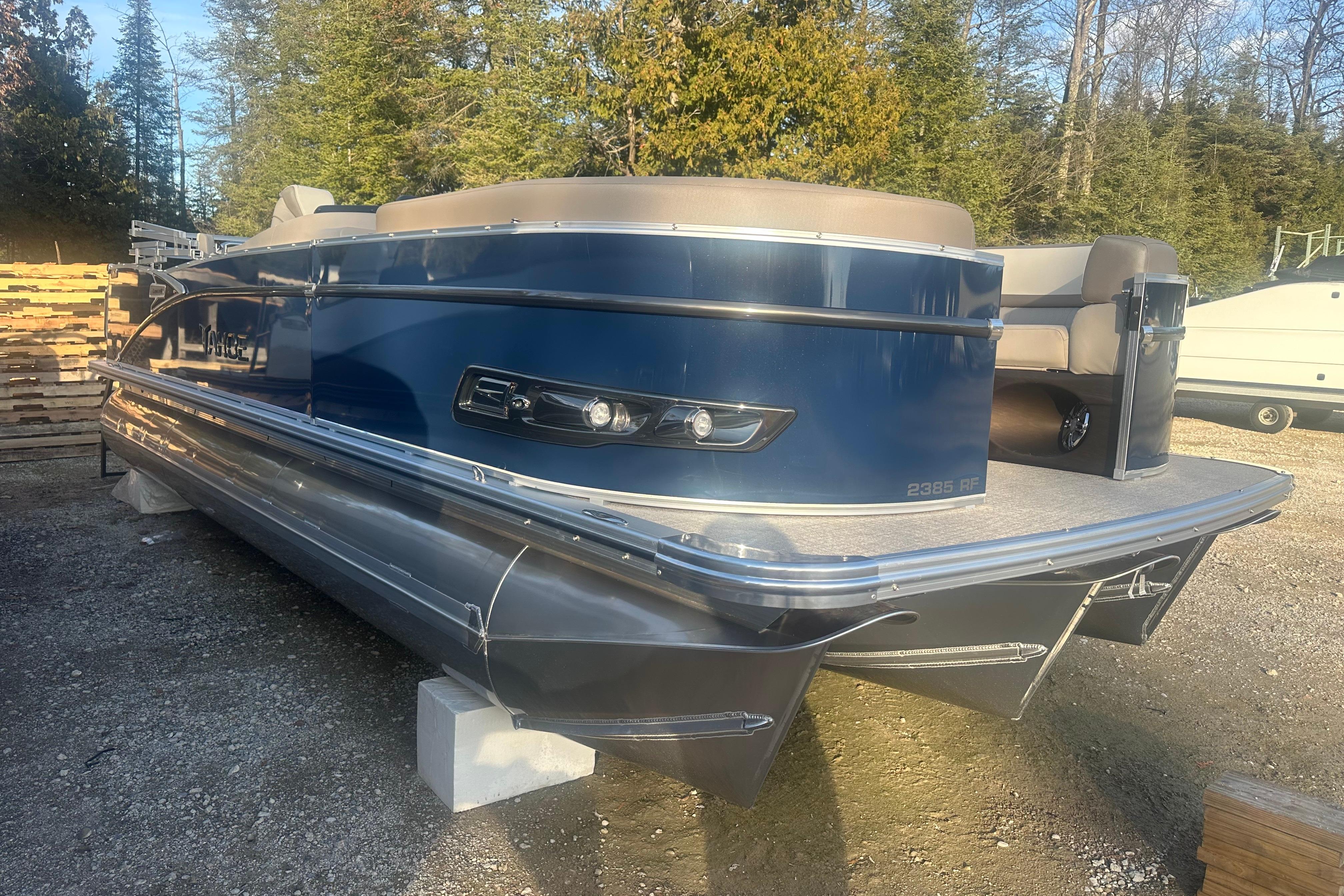 2026 Tahoe Pontoon Cascade Fish