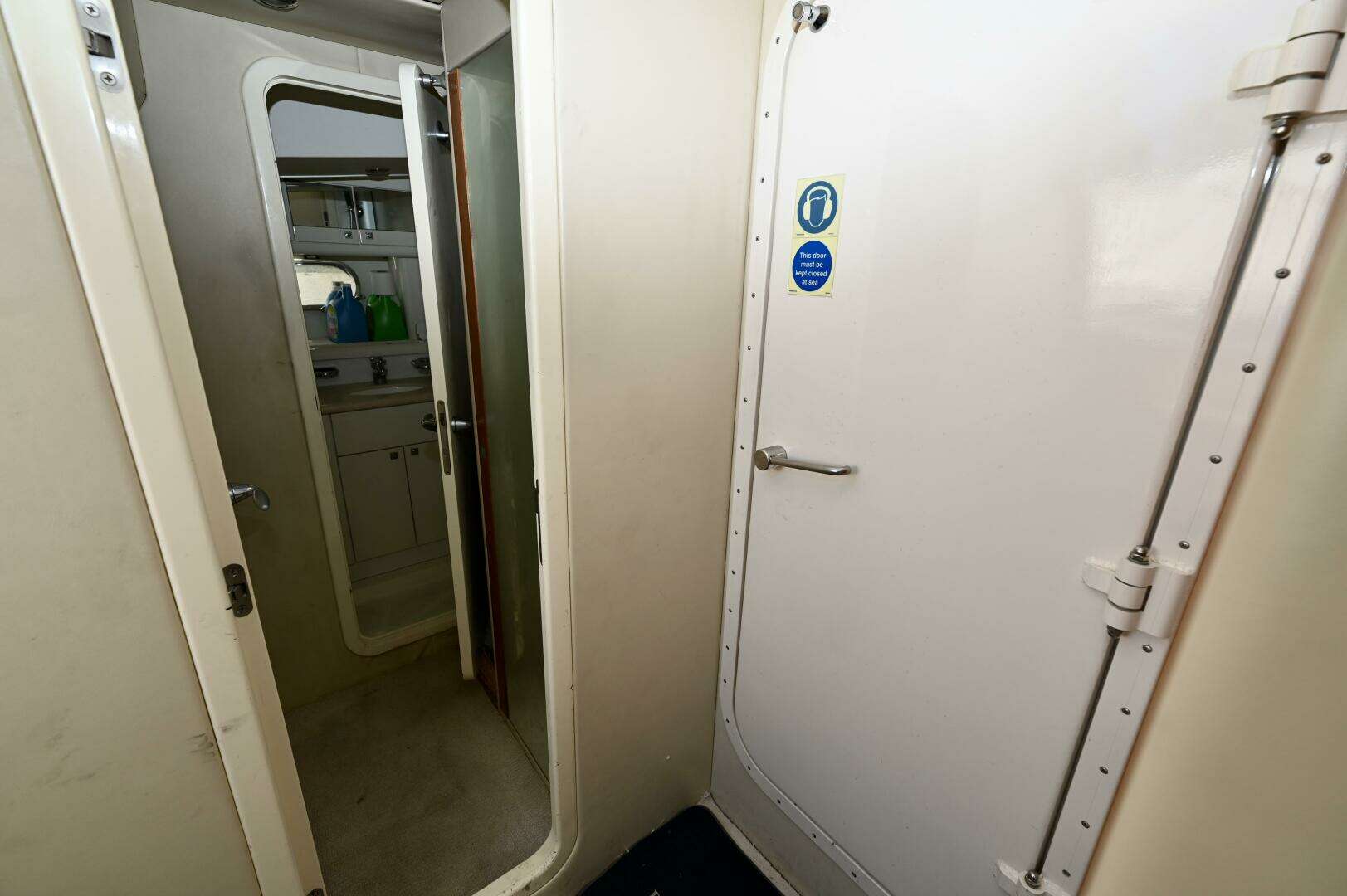 2005 Sunseeker Yacht - Image 50