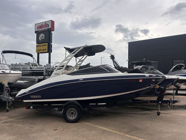 2022 Yamaha Boats 195S - 2