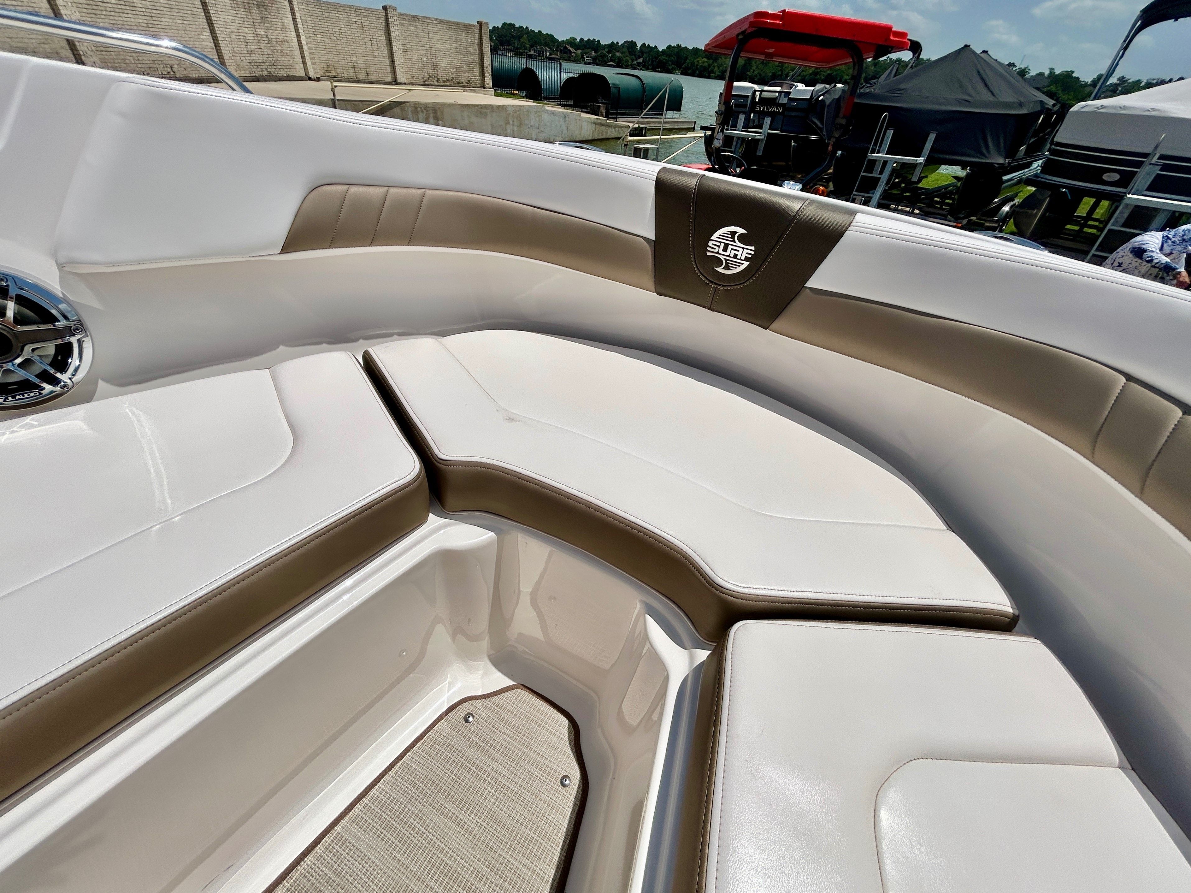 2018 Chaparral 23 Surf - 40