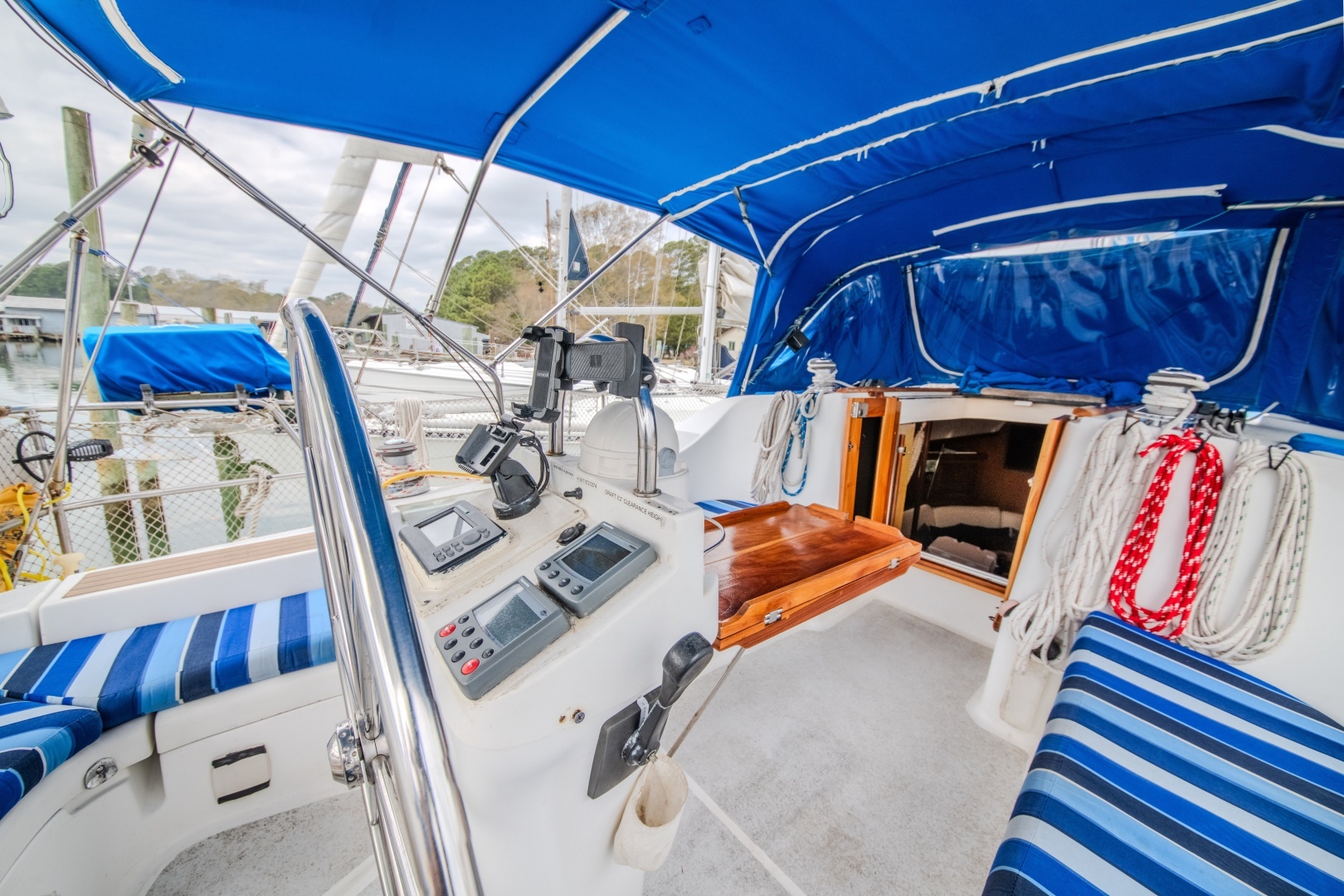 2002 Beneteau 393 - Image 28