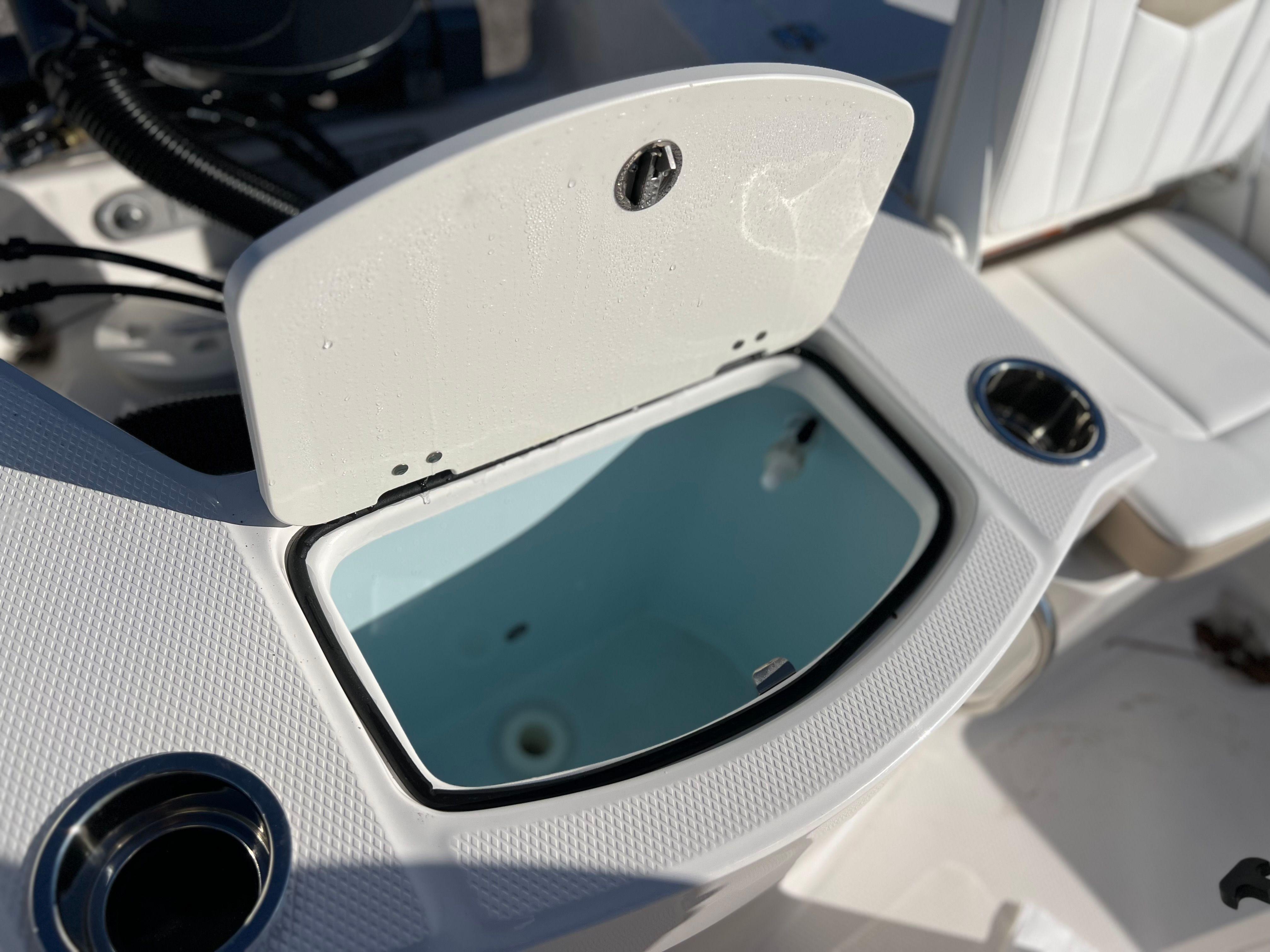 2025 ROBALO 206 CAYMAN STD - Image 9
