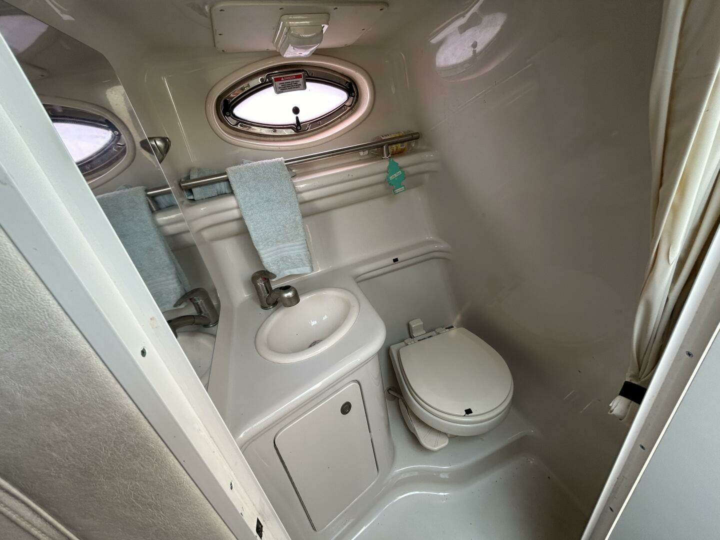 2008 Sea Ray 270 Amberjack - Image 17