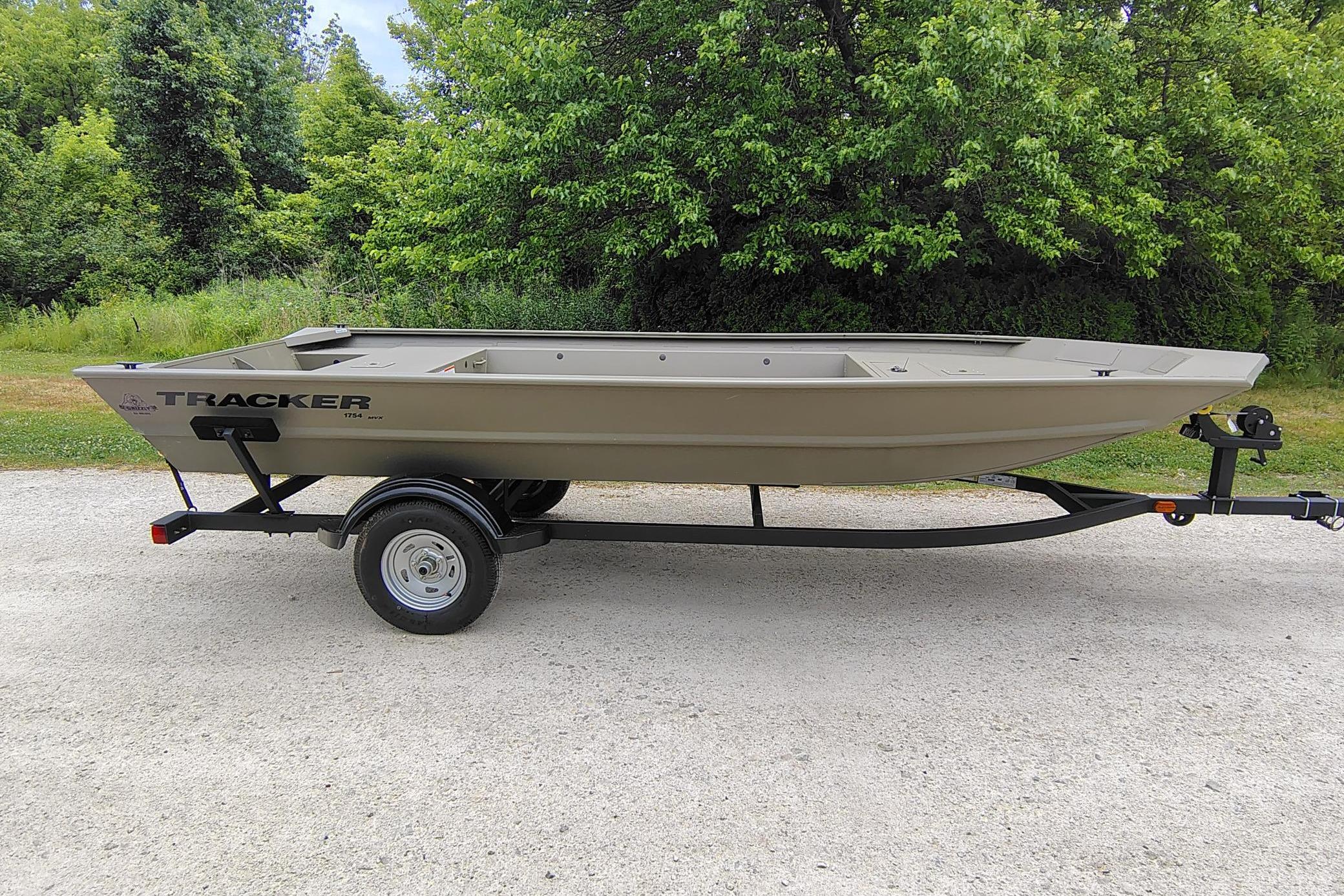 2026 Tracker Grizzly 1754 Utility