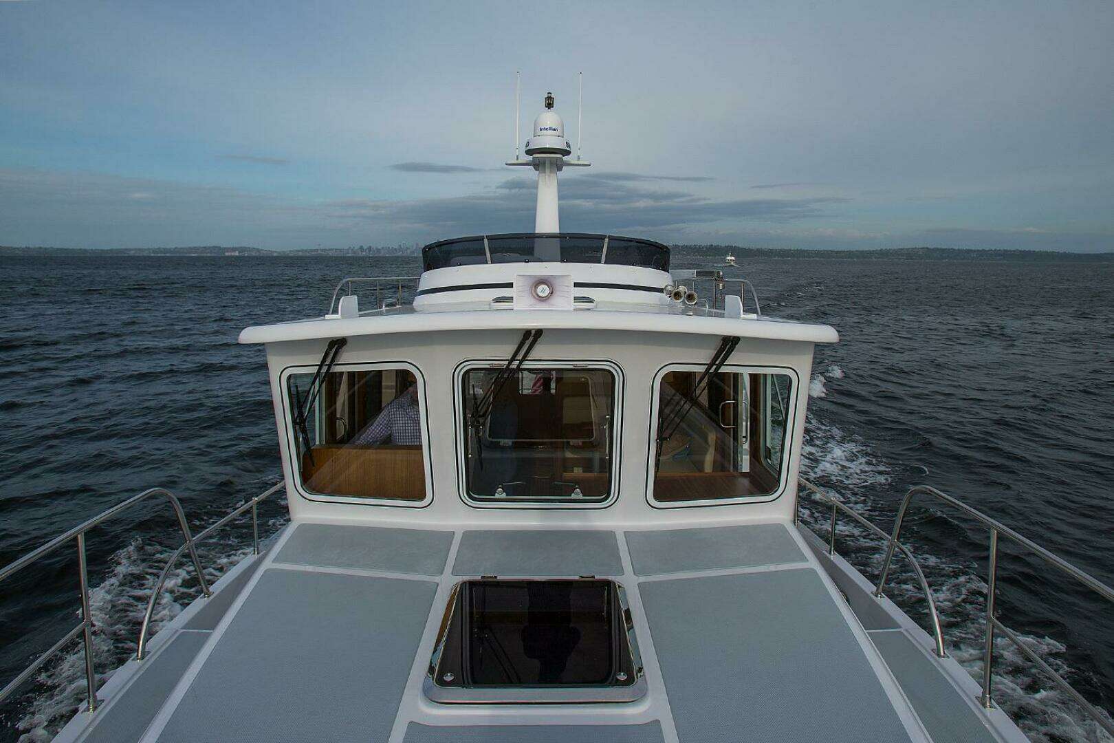 2026 Helmsman Trawlers 38E Pilothouse - Image 17