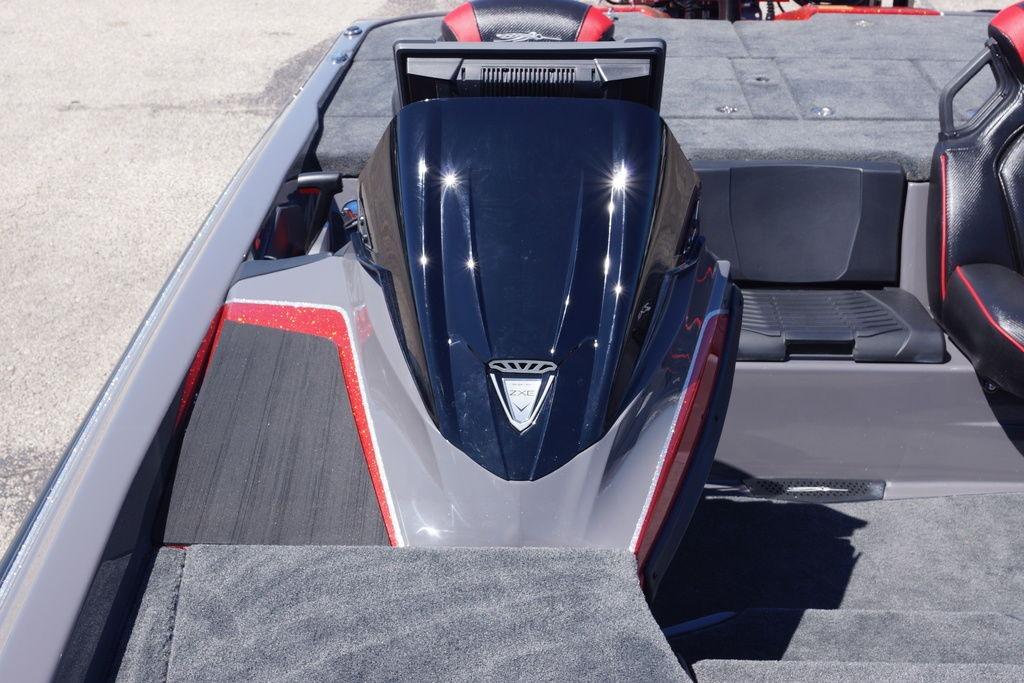2026 Skeeter ZXE21 boat interior with sleek design and modern seating.