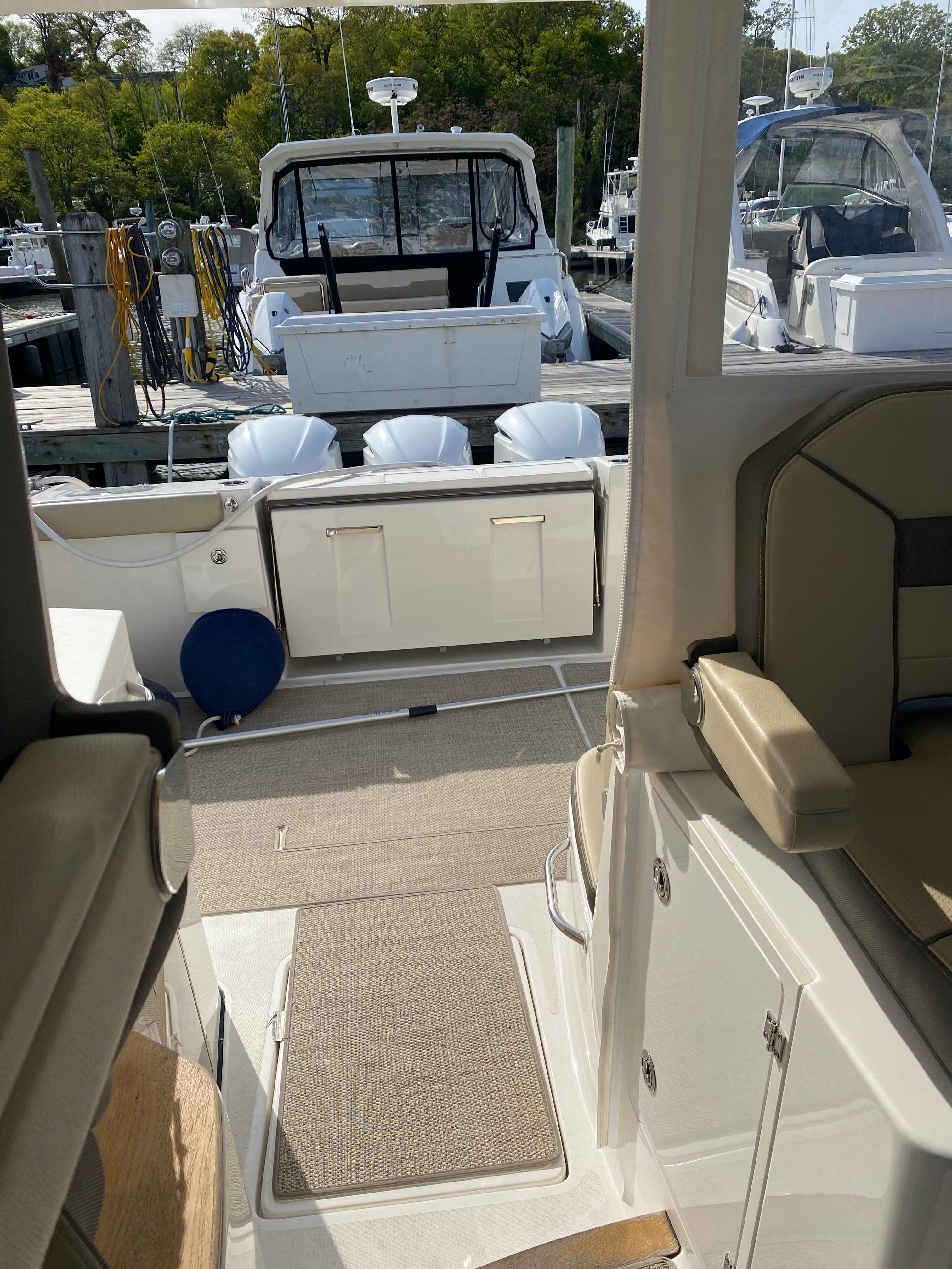 2020 Pursuit DC 365 Dual Console - 24