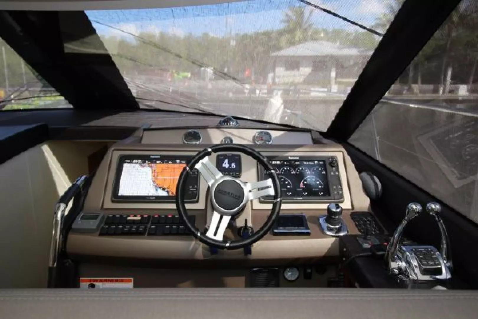 2015 Prestige 550 - Image 12