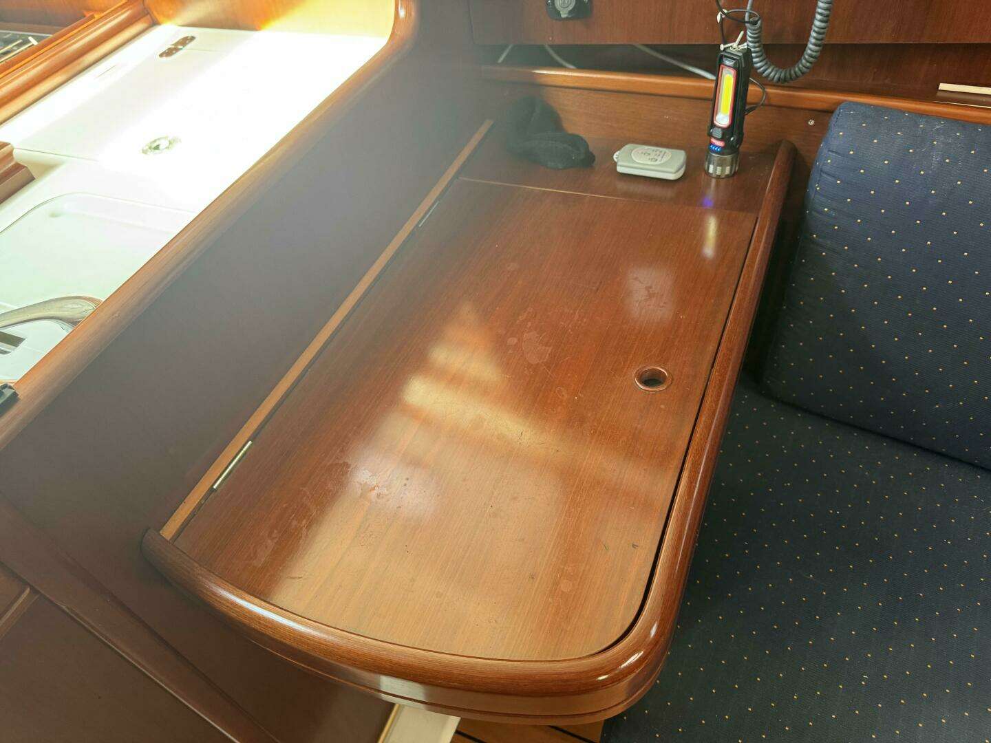 2005 Beneteau Oceanis 331 - Image 11