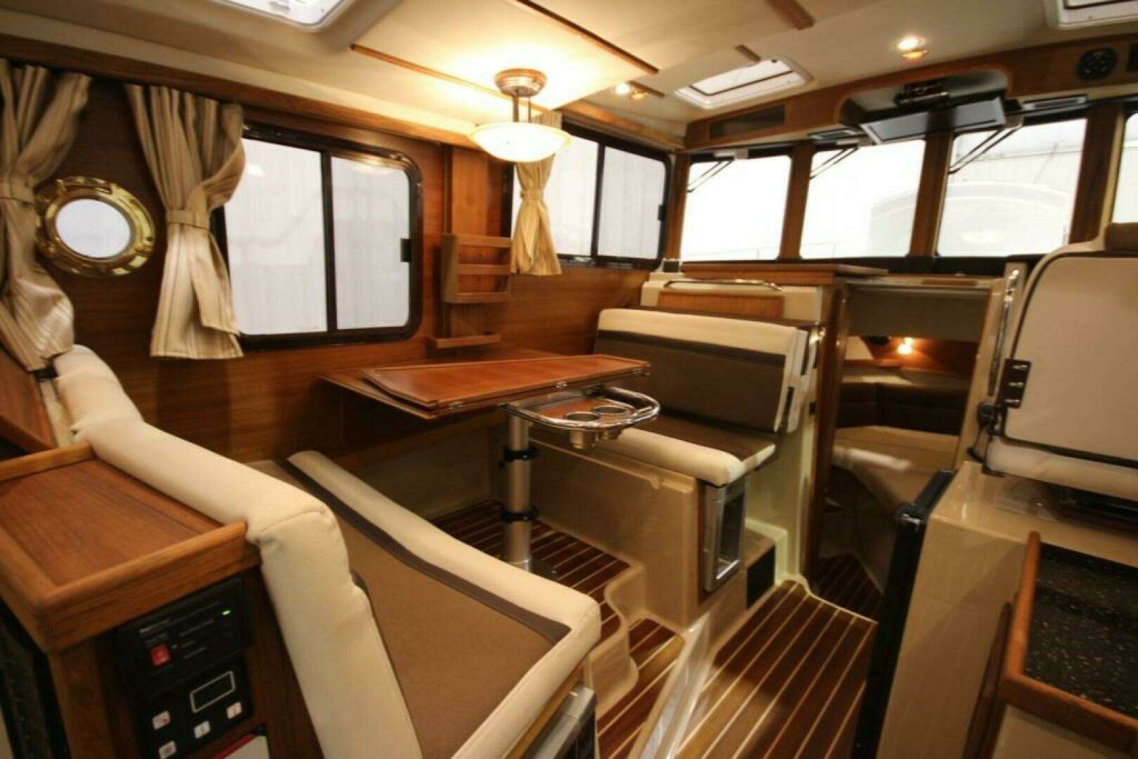 2026 Ranger Tugs R-31 Sedan Luxury Edition - Image 25
