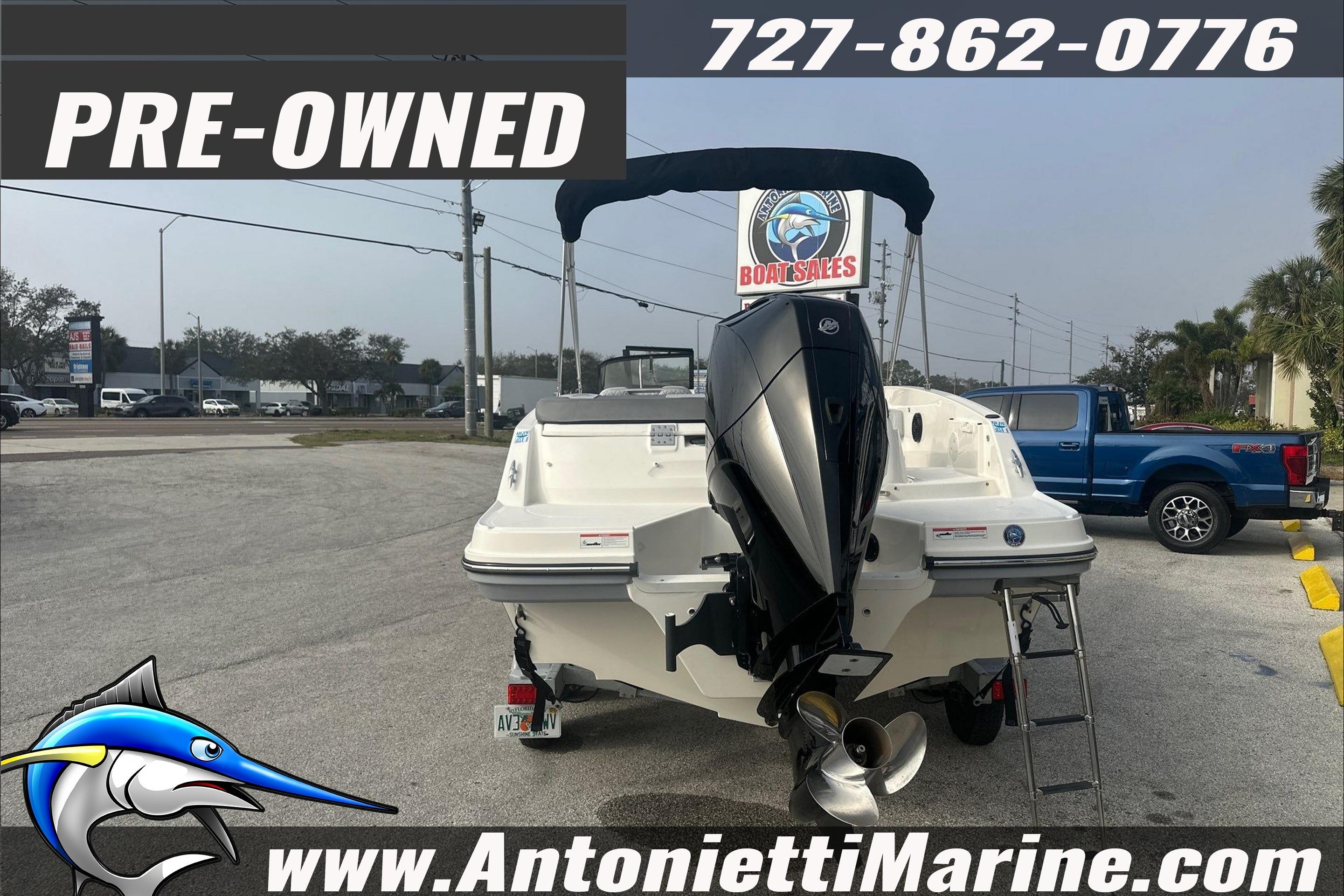 Pre-owned 2022 Bayliner VR6 Bowrider OB displayed at Antonietti Marine dealership.